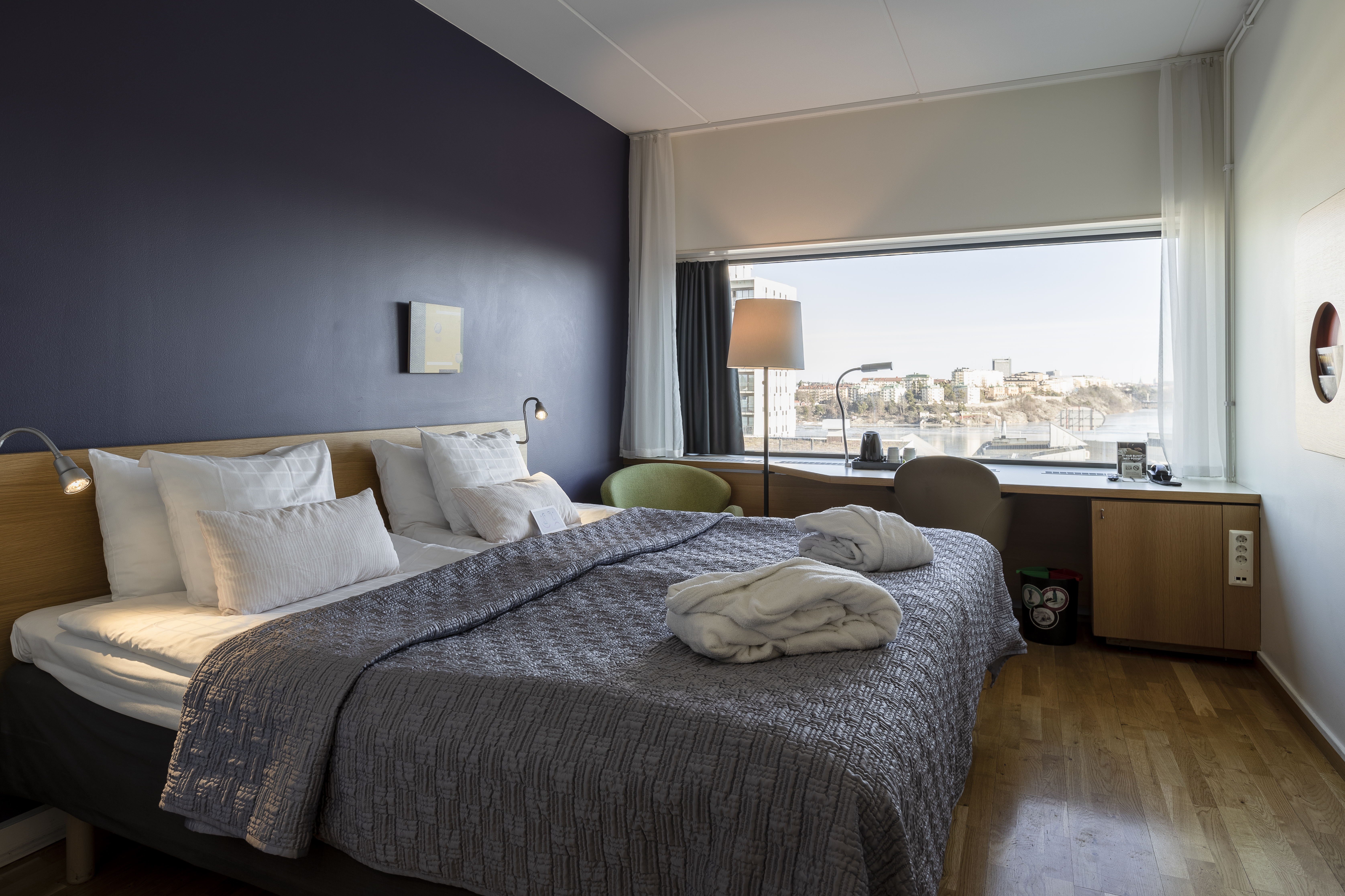 Double Superior King Bed