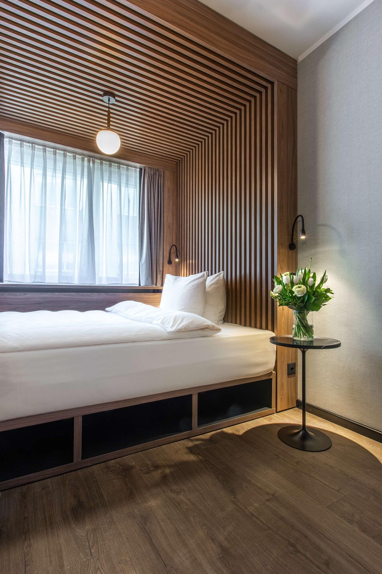 Double Queen Size Bed