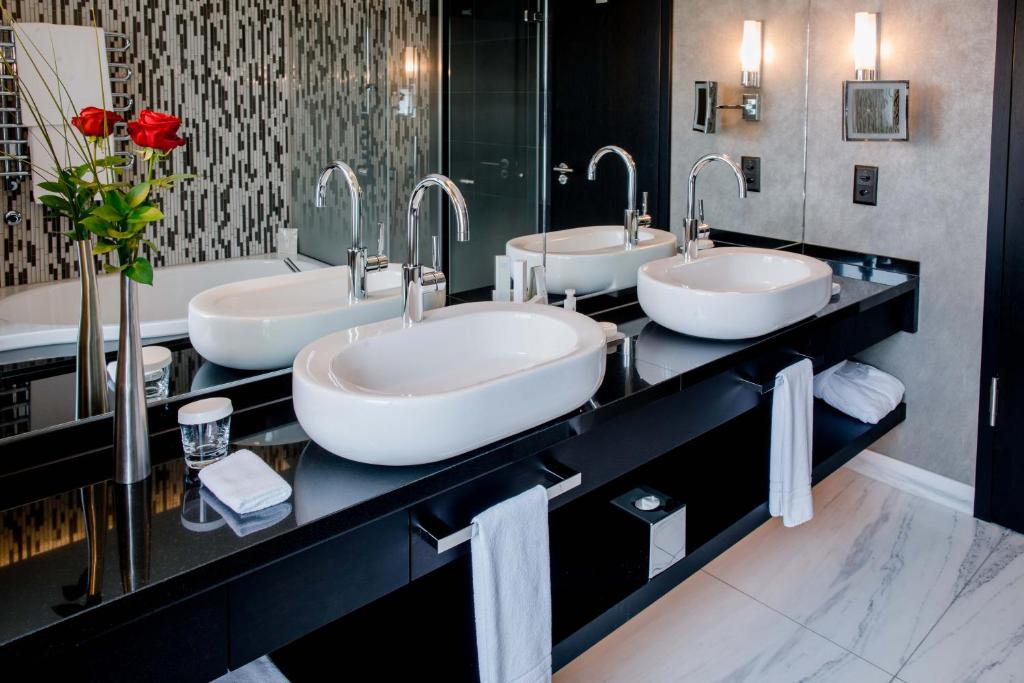 Double or Twin Deluxe