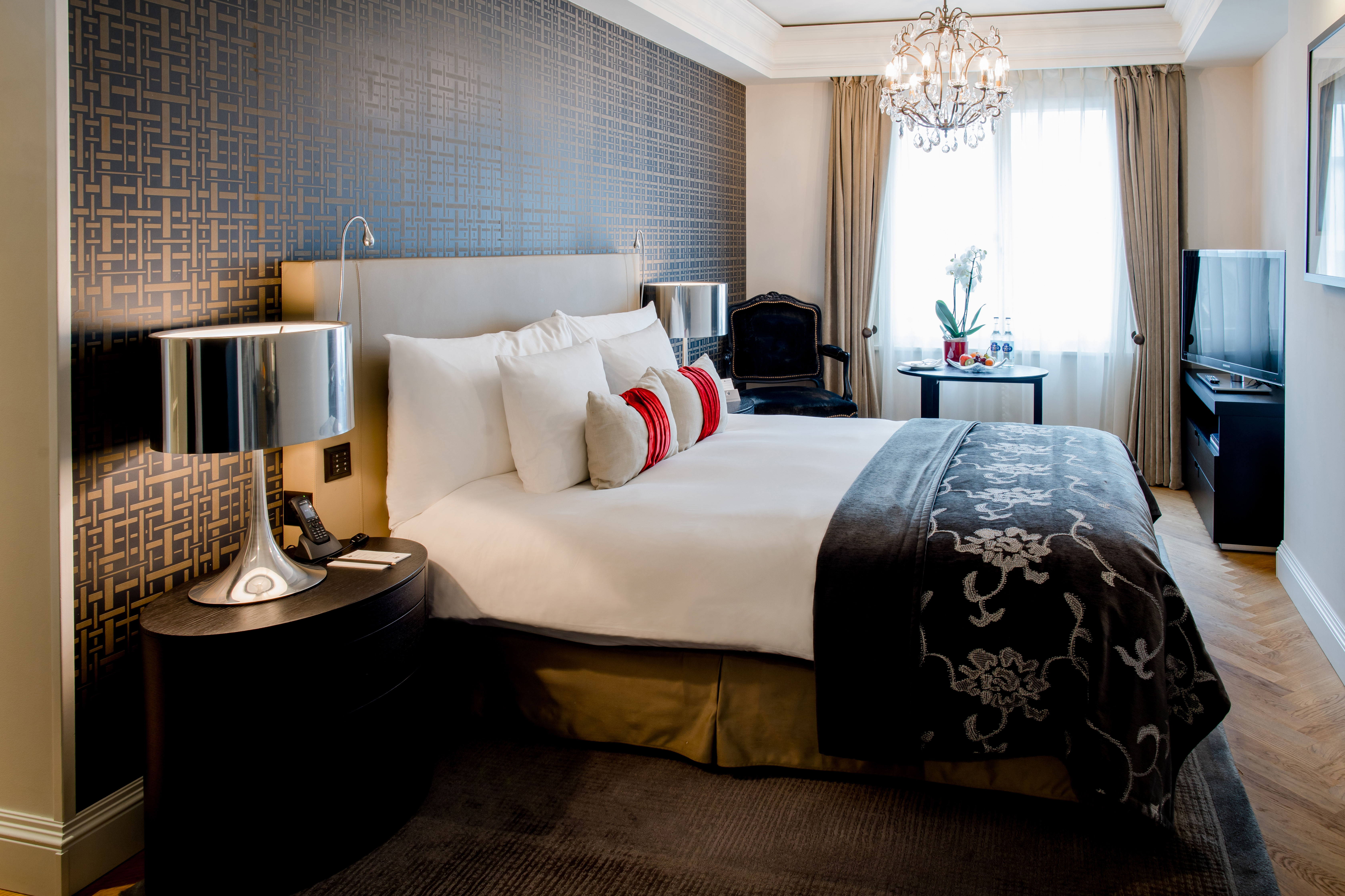 Double Queen Size Bed