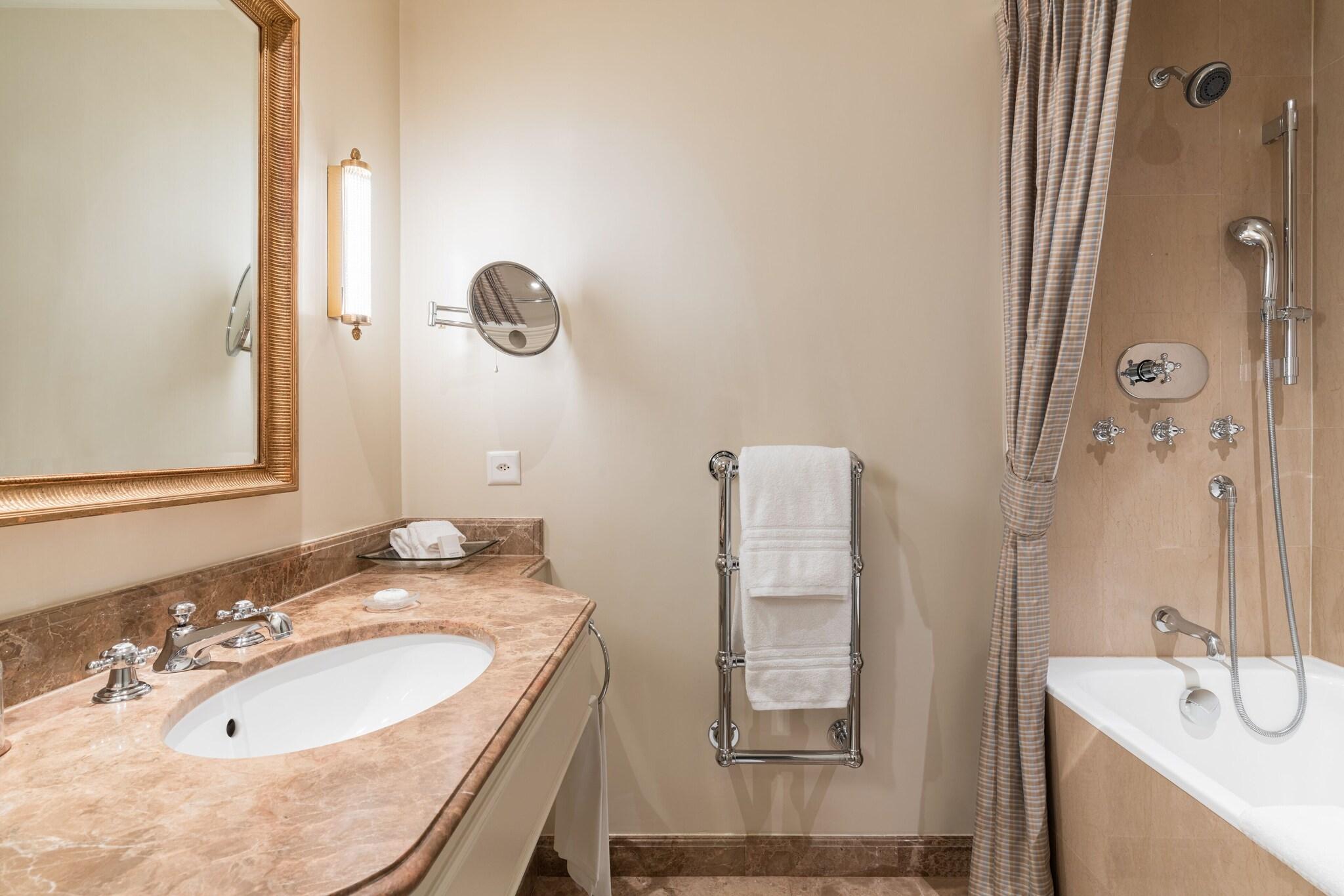 Double King Size Bed