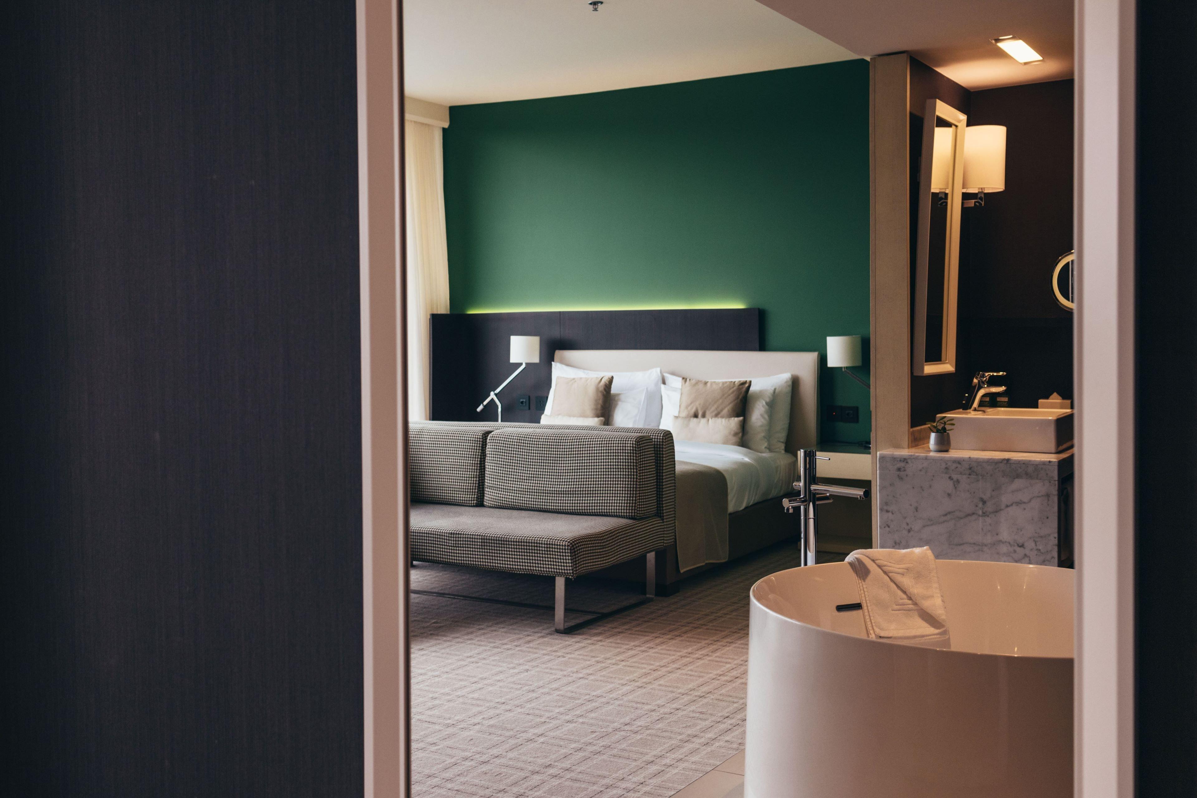 Junior Suite Club King Bed