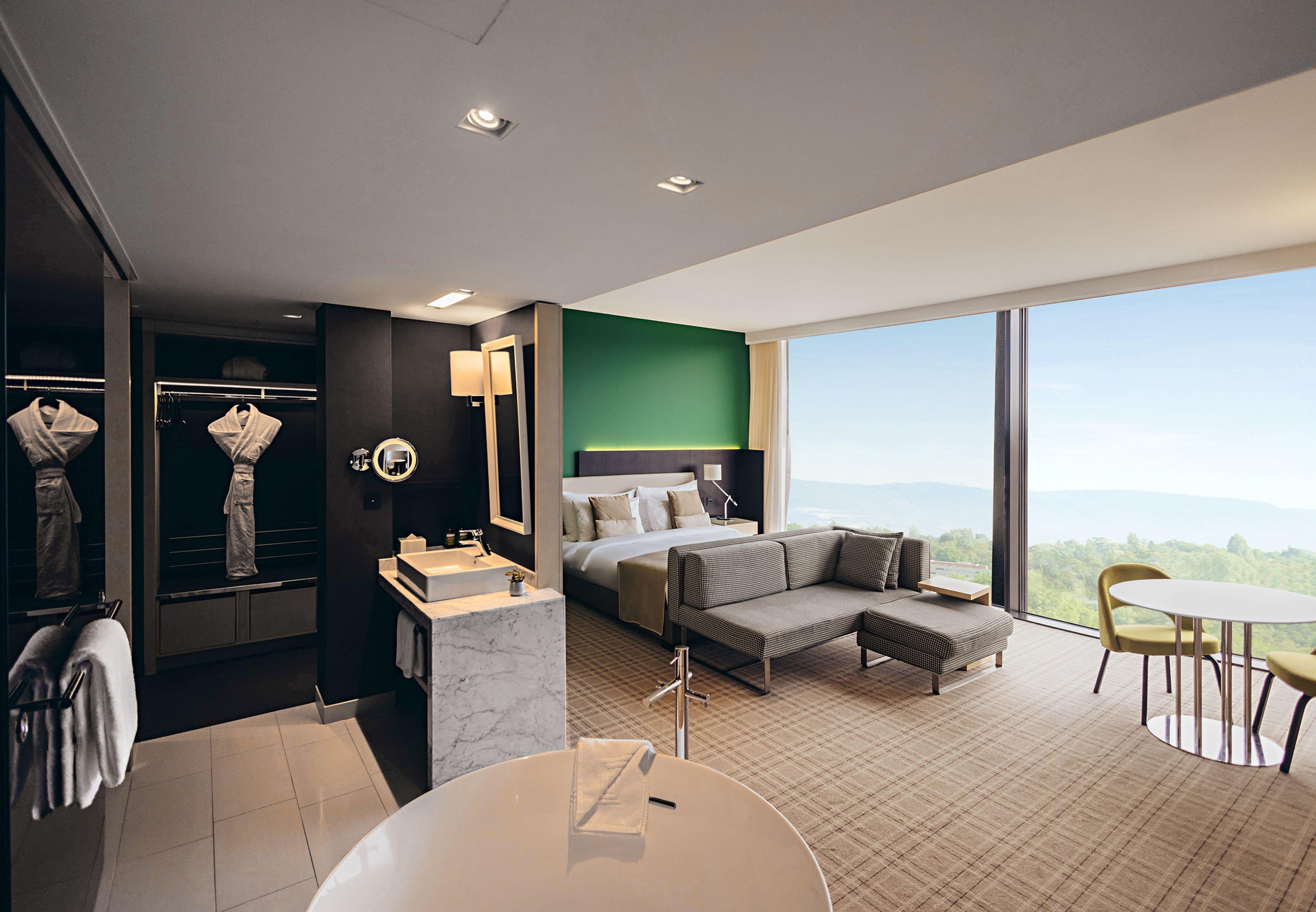 Junior Suite Club King Bed