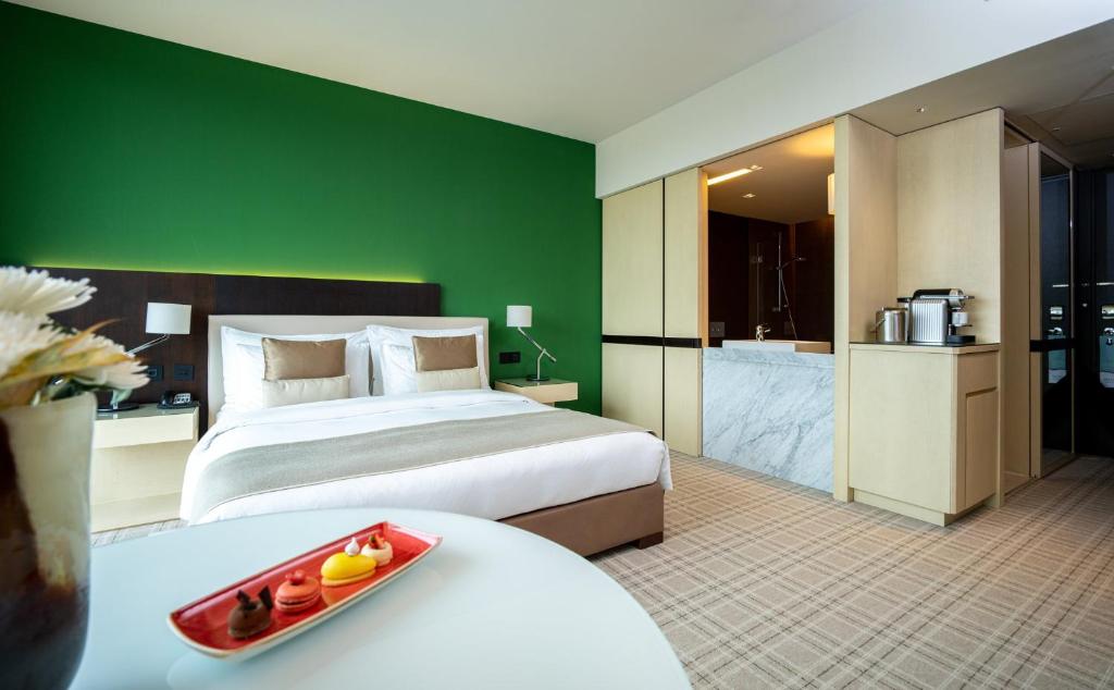 Double Premium King Bed