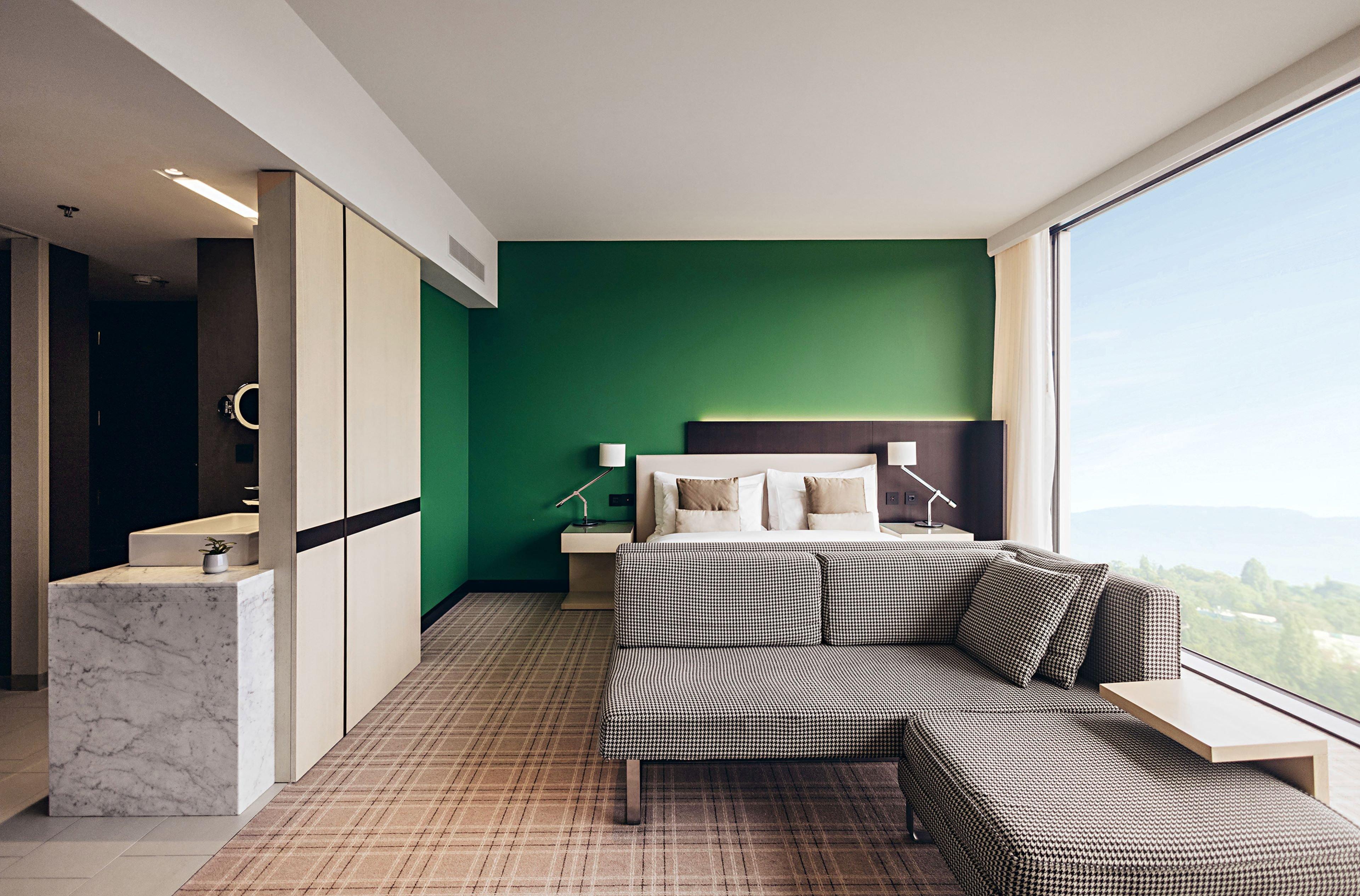 Junior Suite Club King Bed