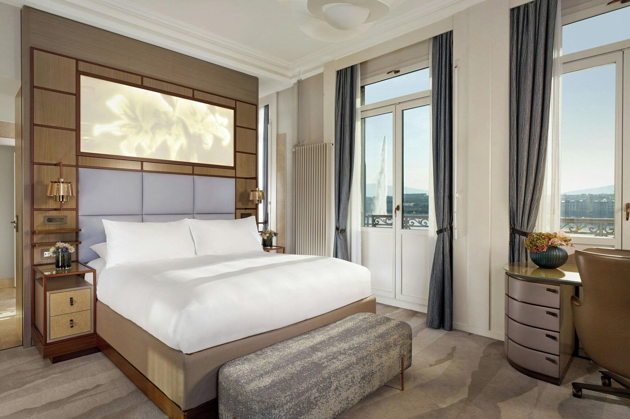 Suite King Size Bed