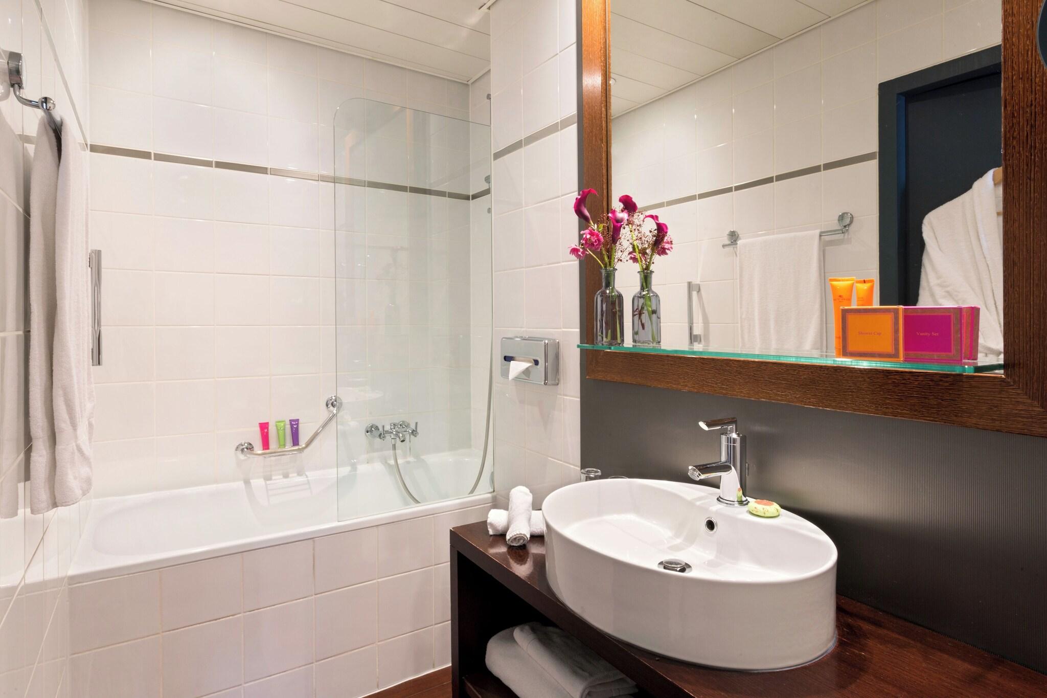 Double Executive Queen Bed