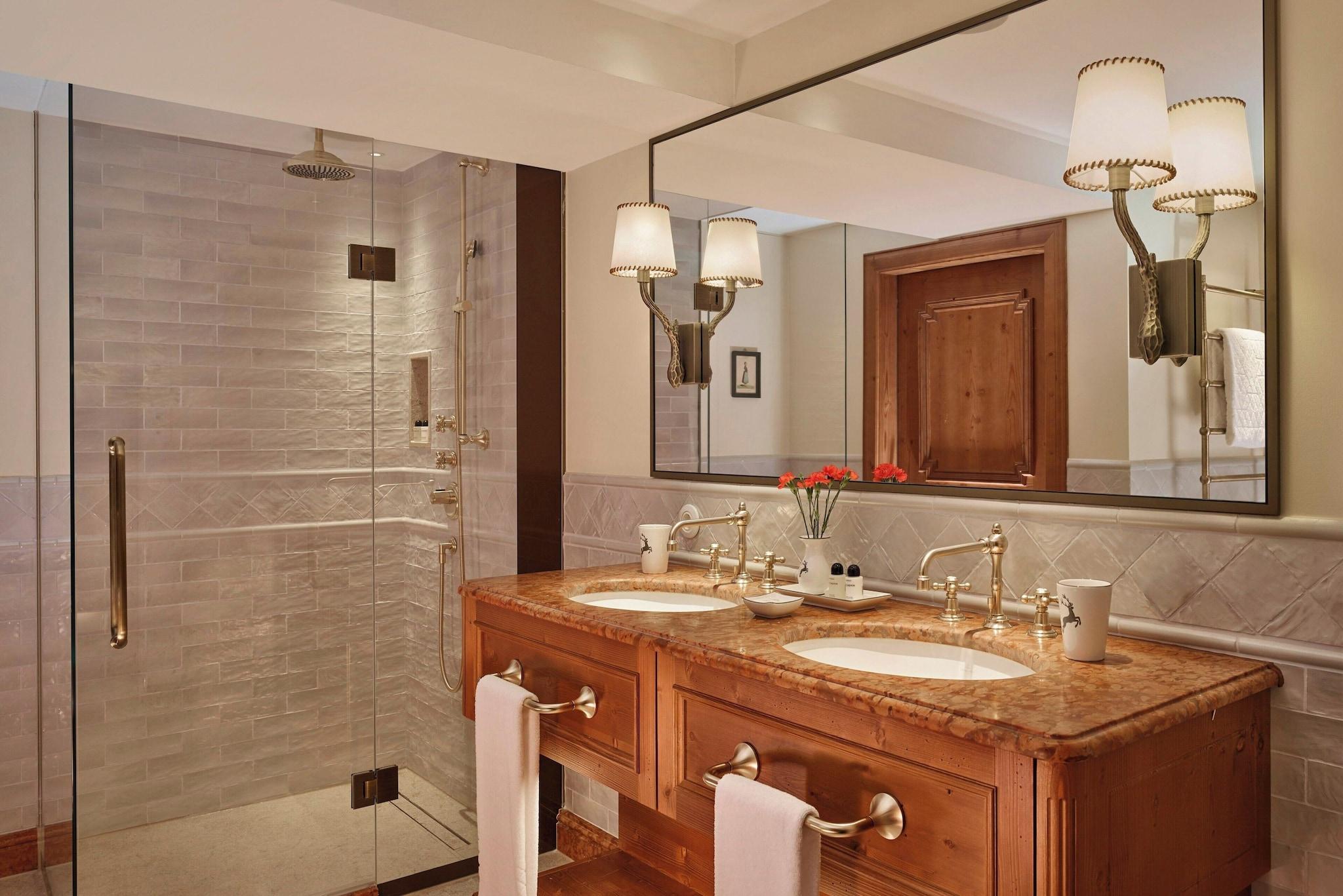 Double Deluxe King Bed