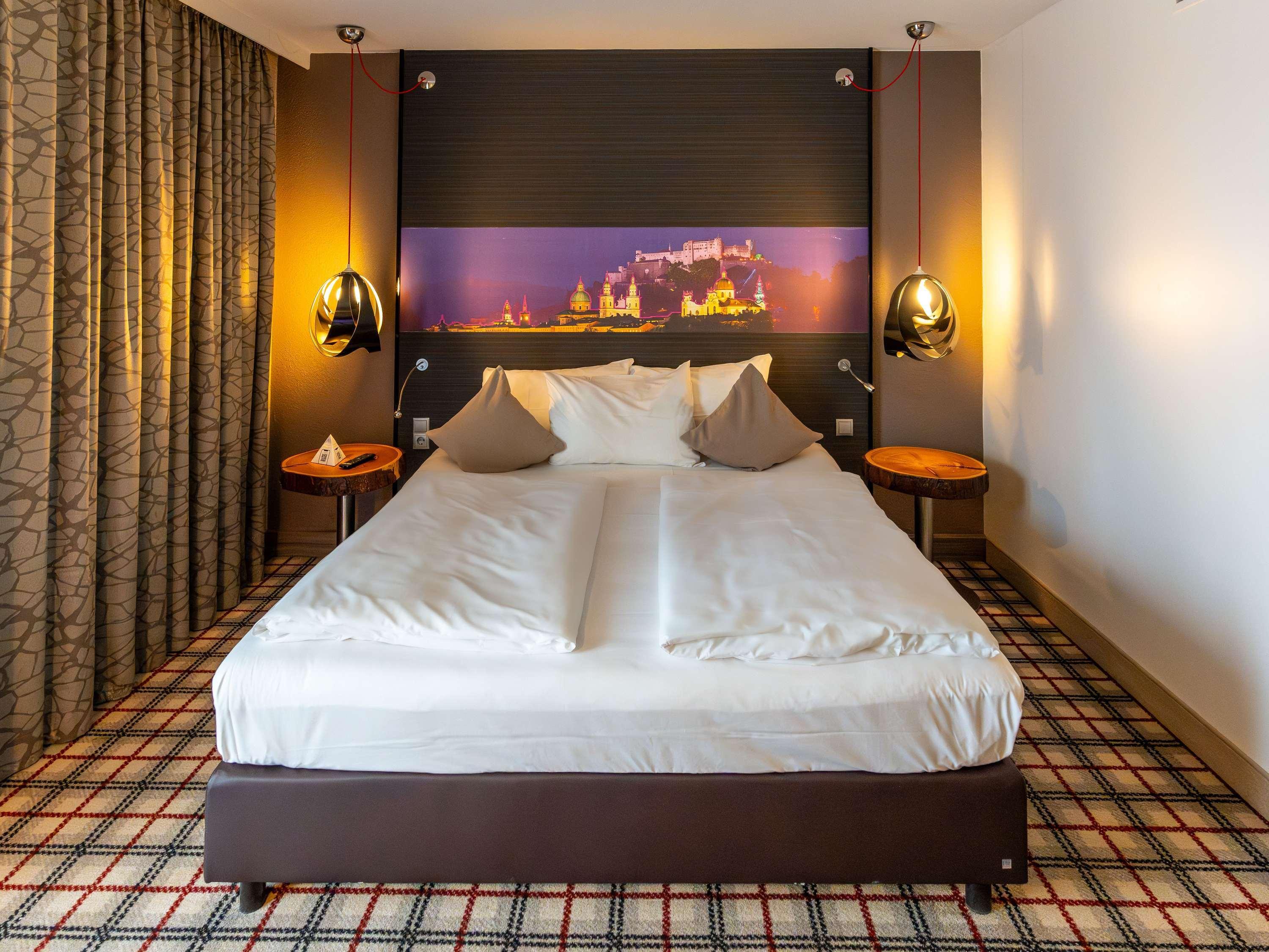 Double Deluxe King Bed