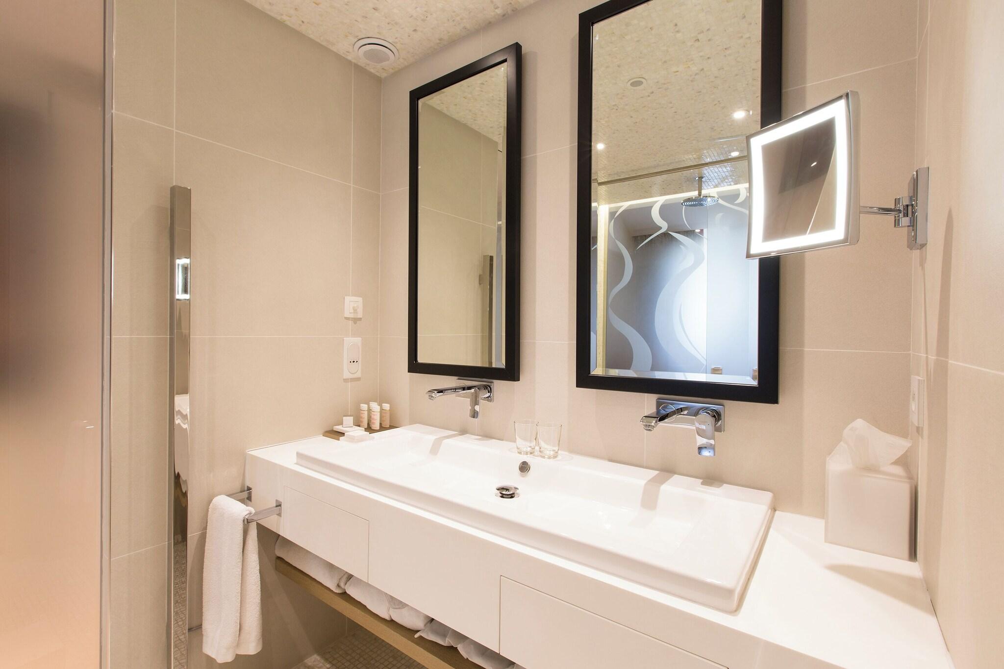 Double Classic King Bed