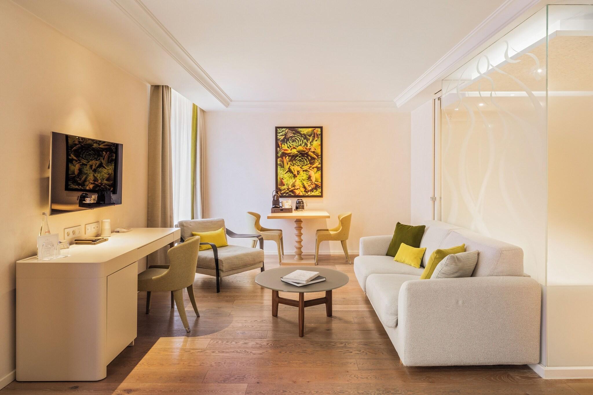 Junior Suite King Size Bed