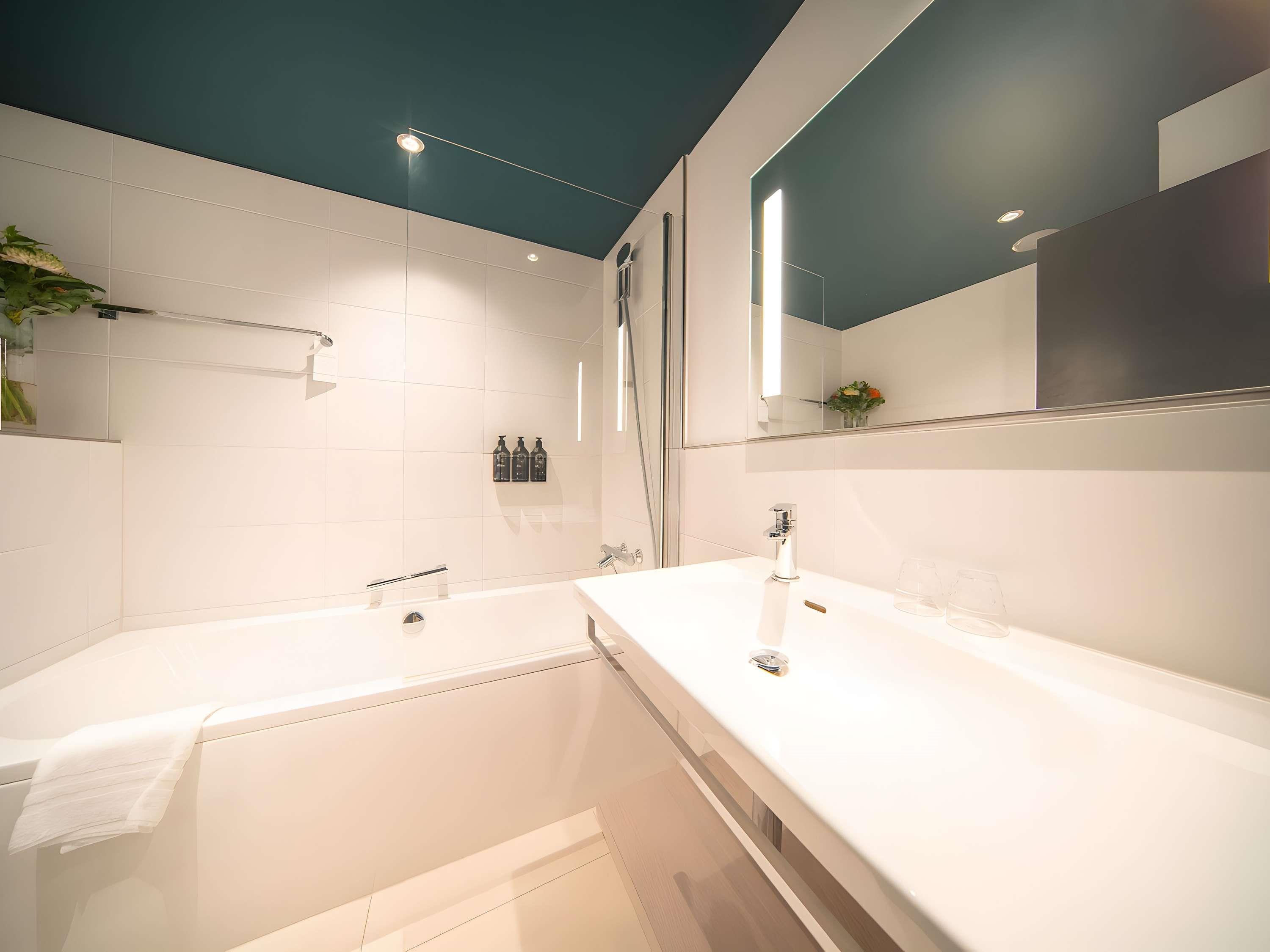 Double Deluxe King Bed