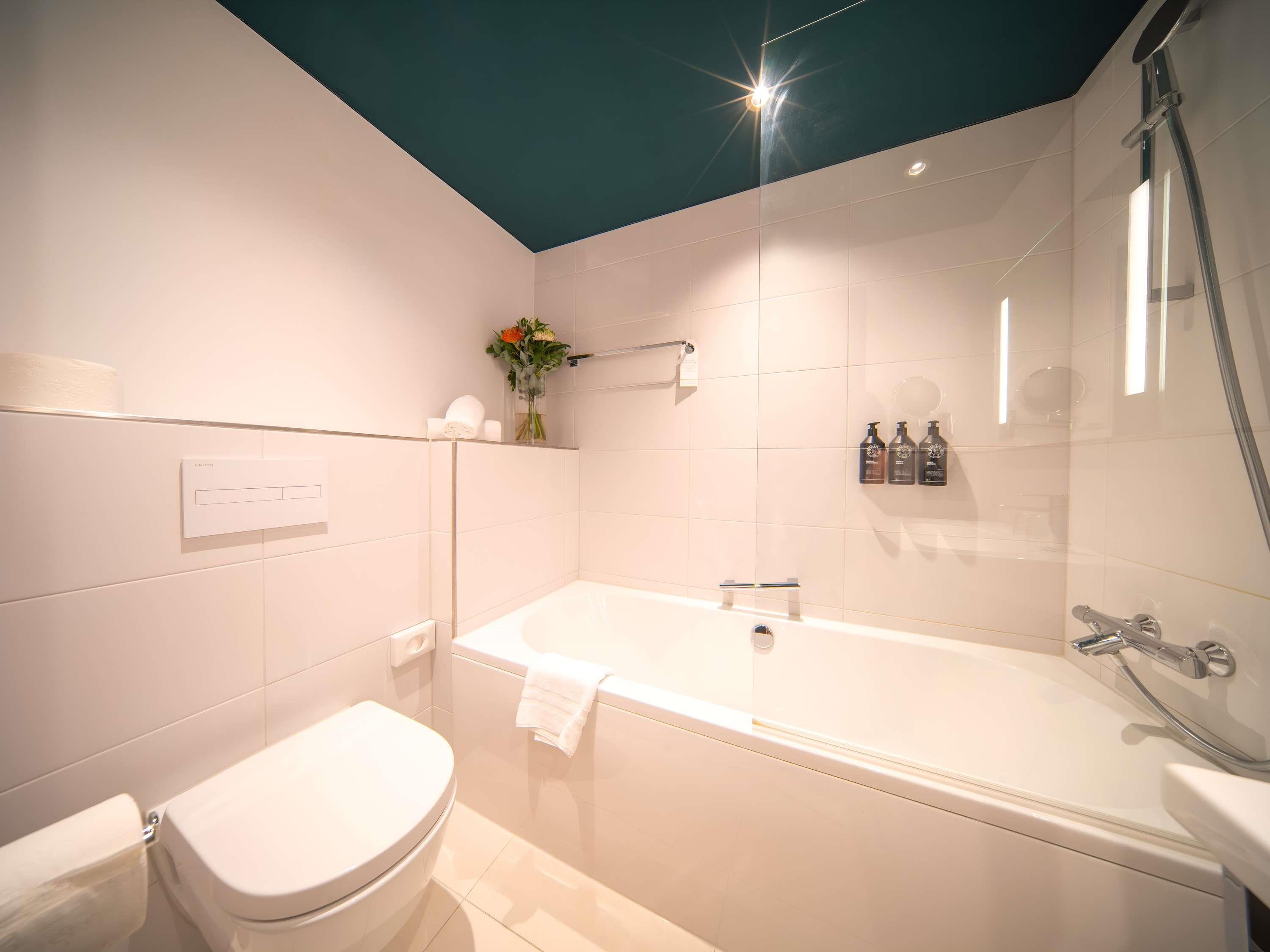 Double Deluxe King Bed