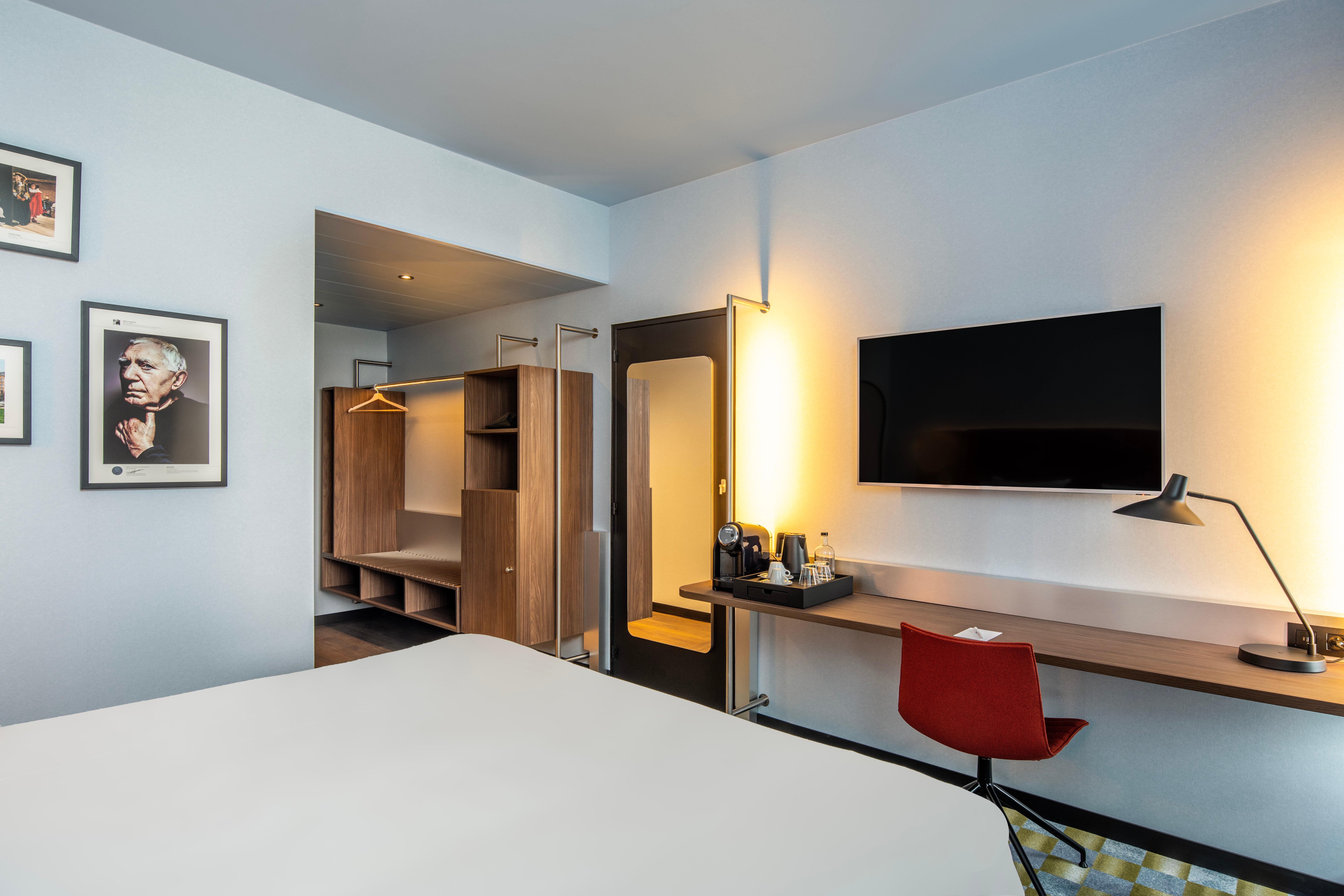 Double Premium Queen Bed