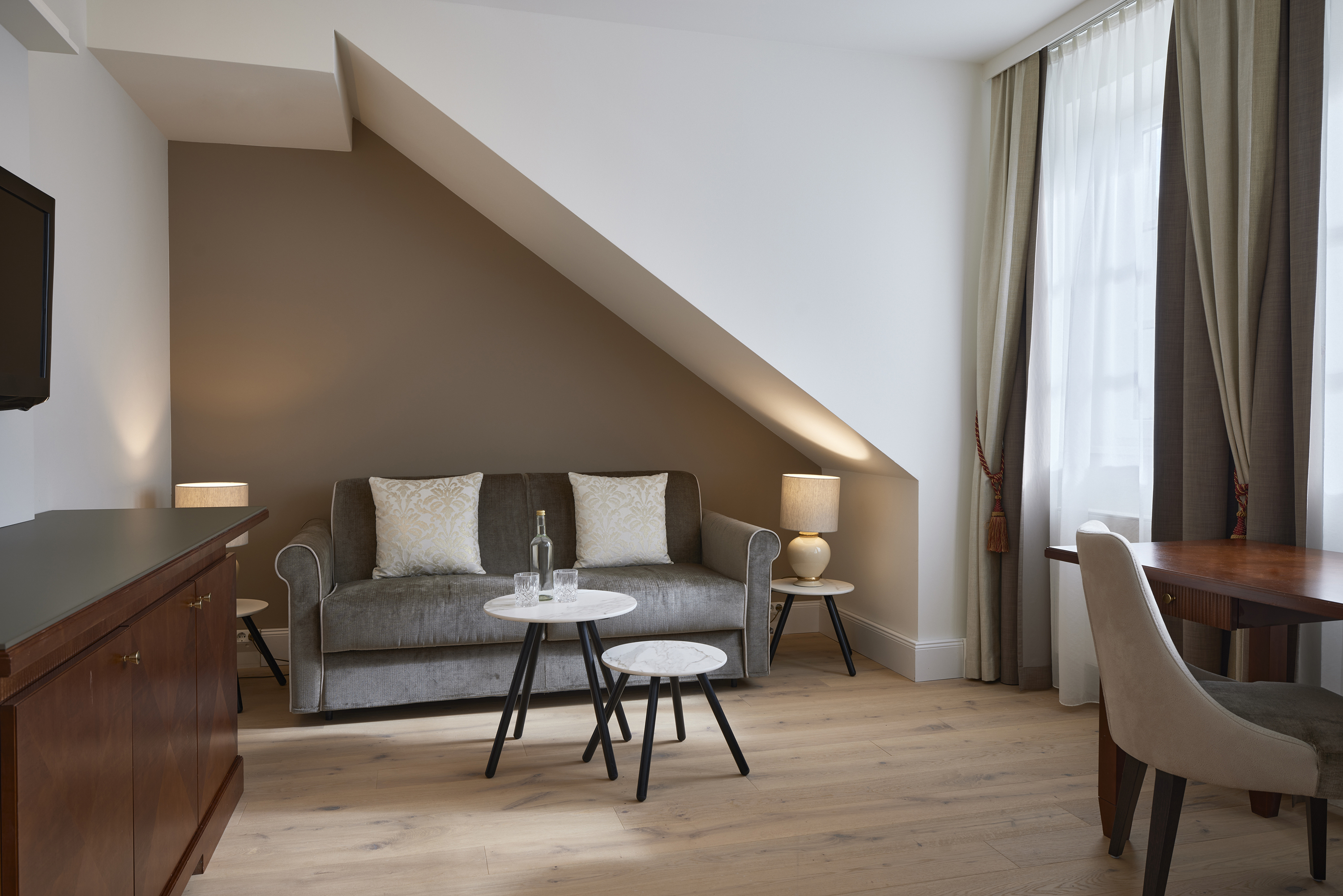 Suite Two Bedrooms with Air Conditioning