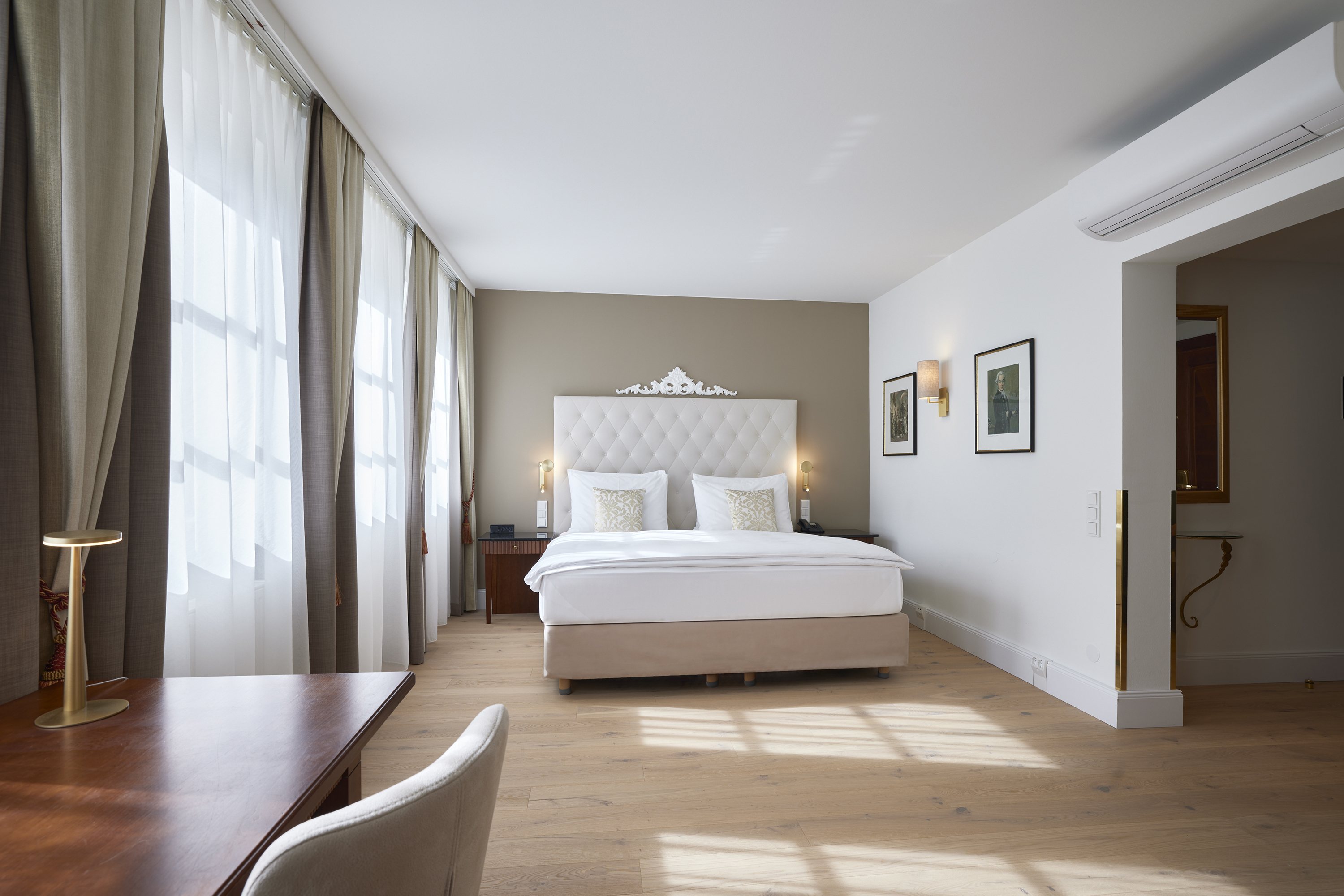 Suite Two Bedrooms with Air Conditioning