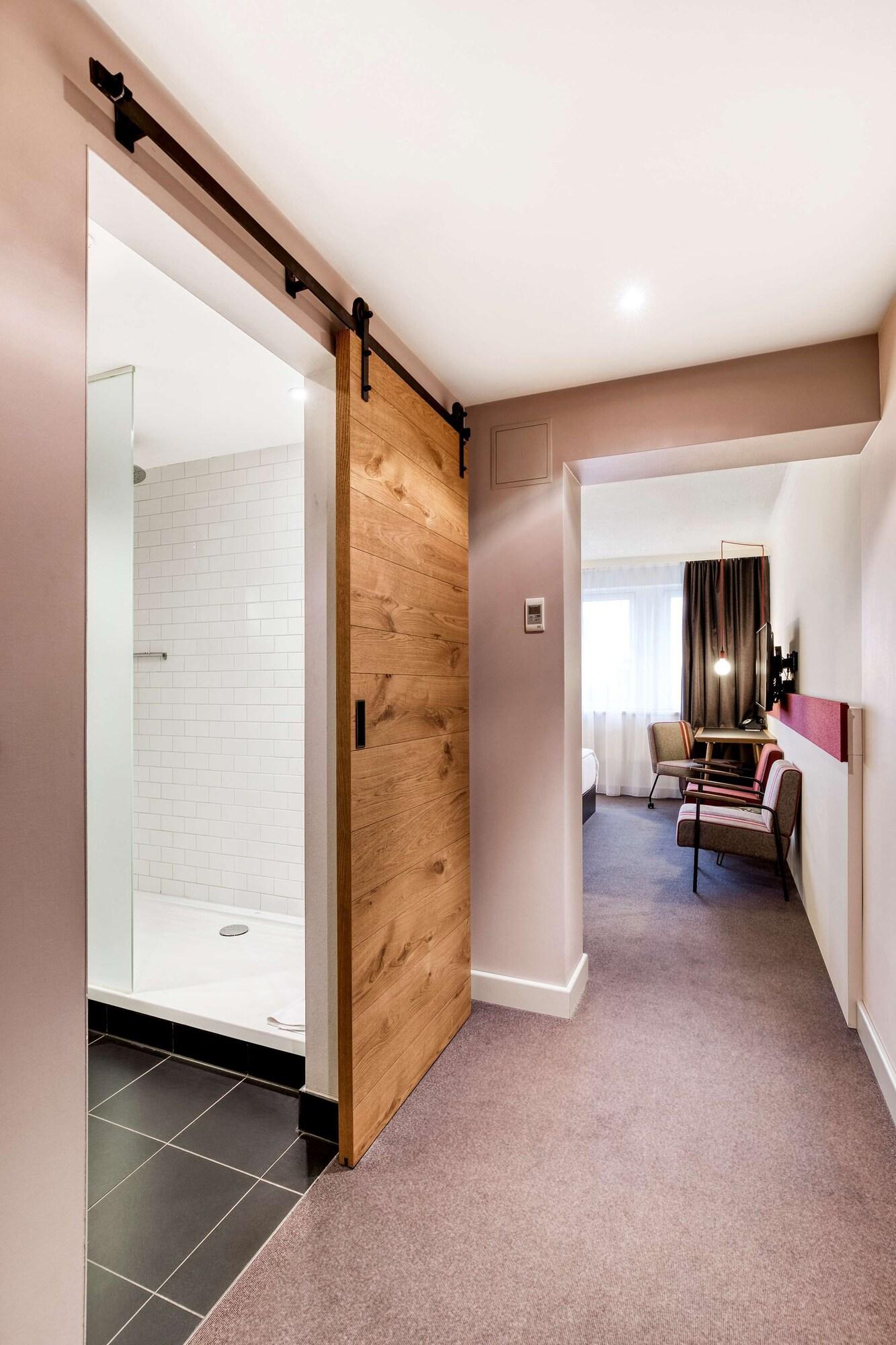 Double King Size Bed