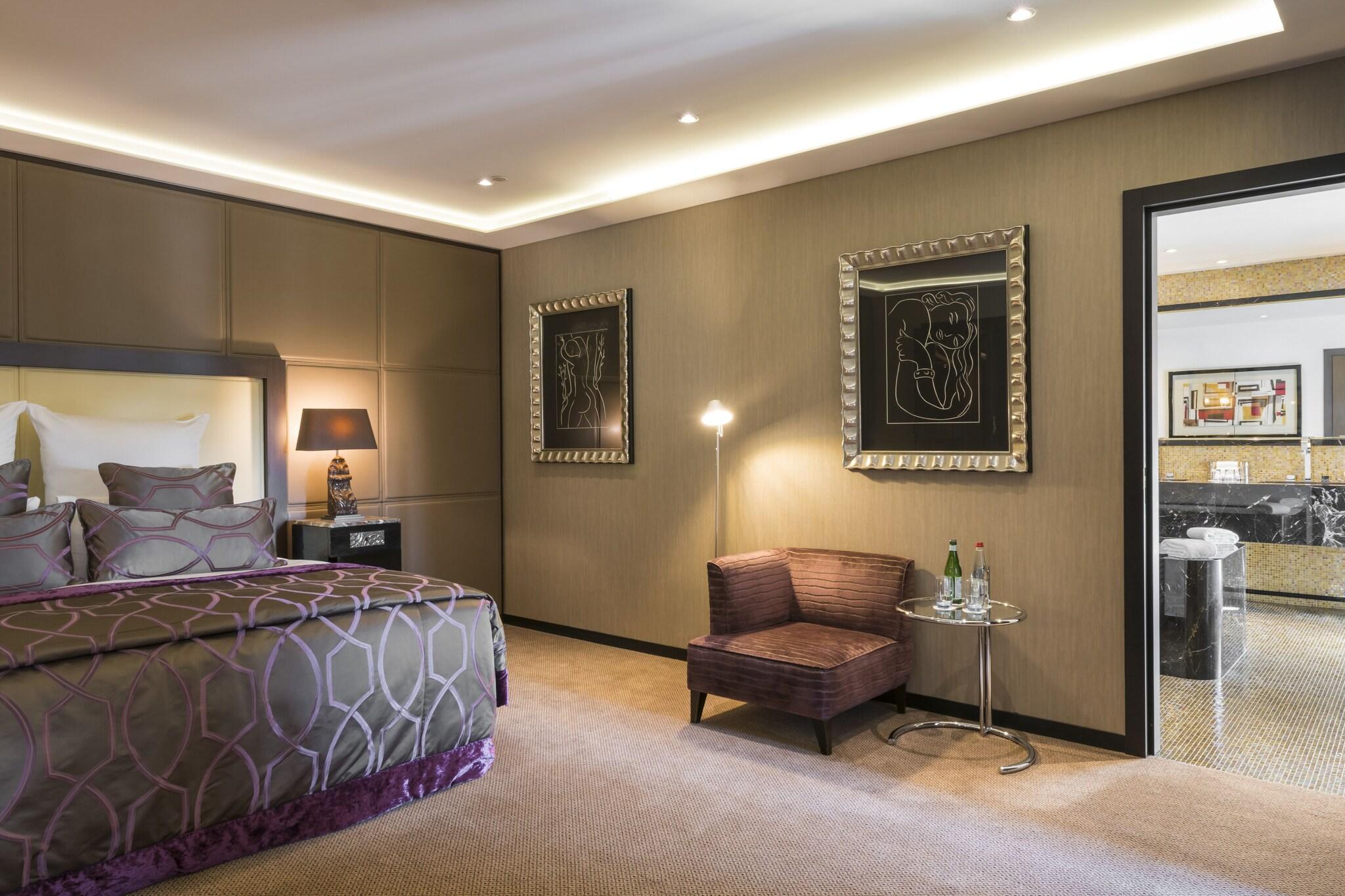 Double with Kitchenette with Views