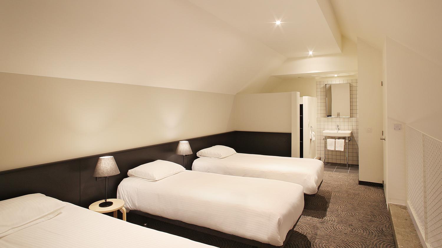 Family Room Capacity 6