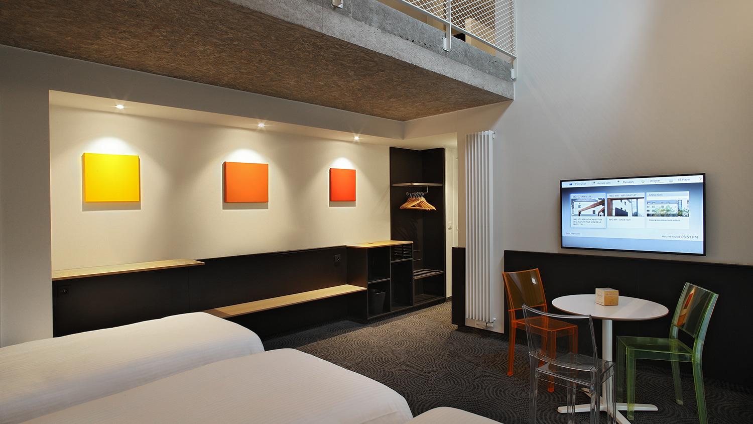 Family Room Capacity 6