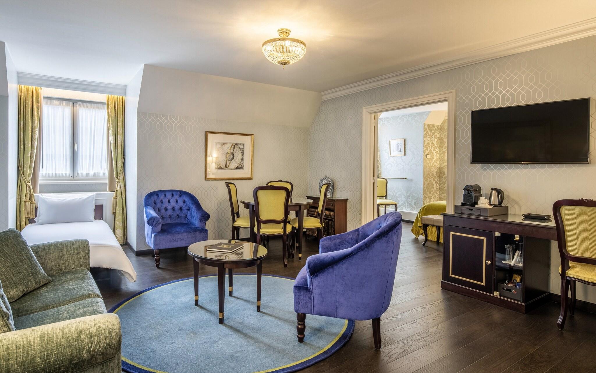 Family Room King Size Bed