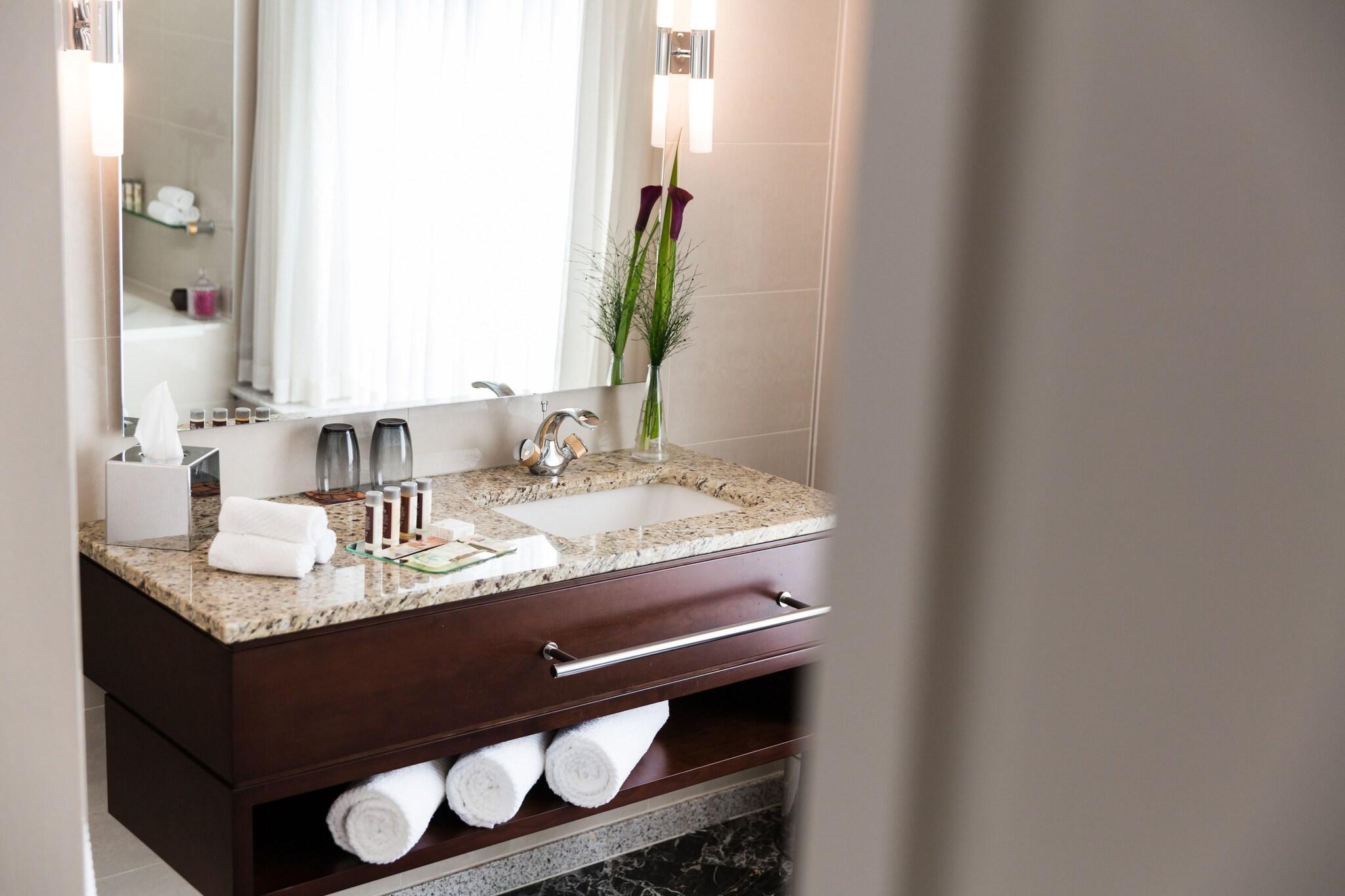 Double Deluxe Queen Bed