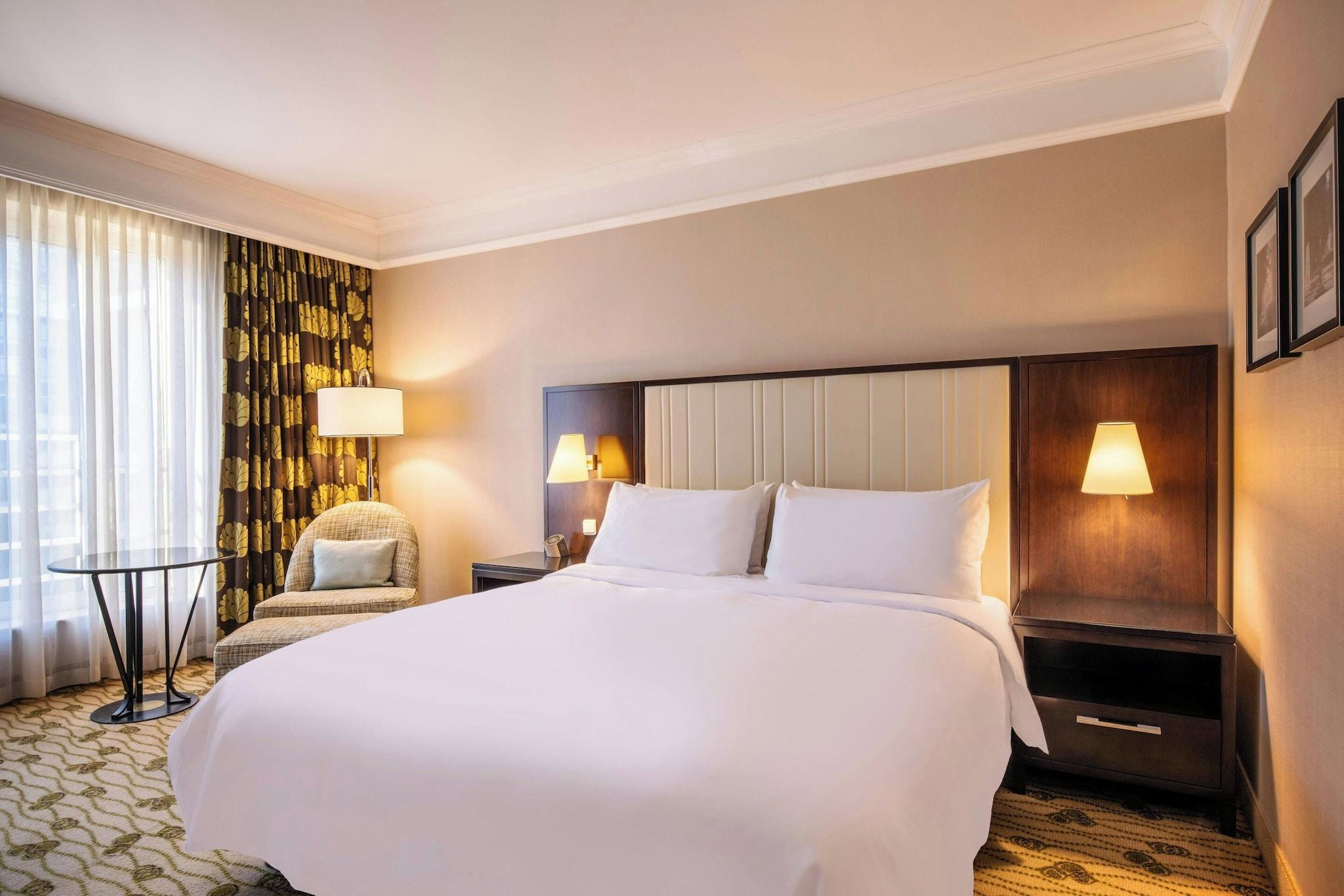 Double Club King Bed