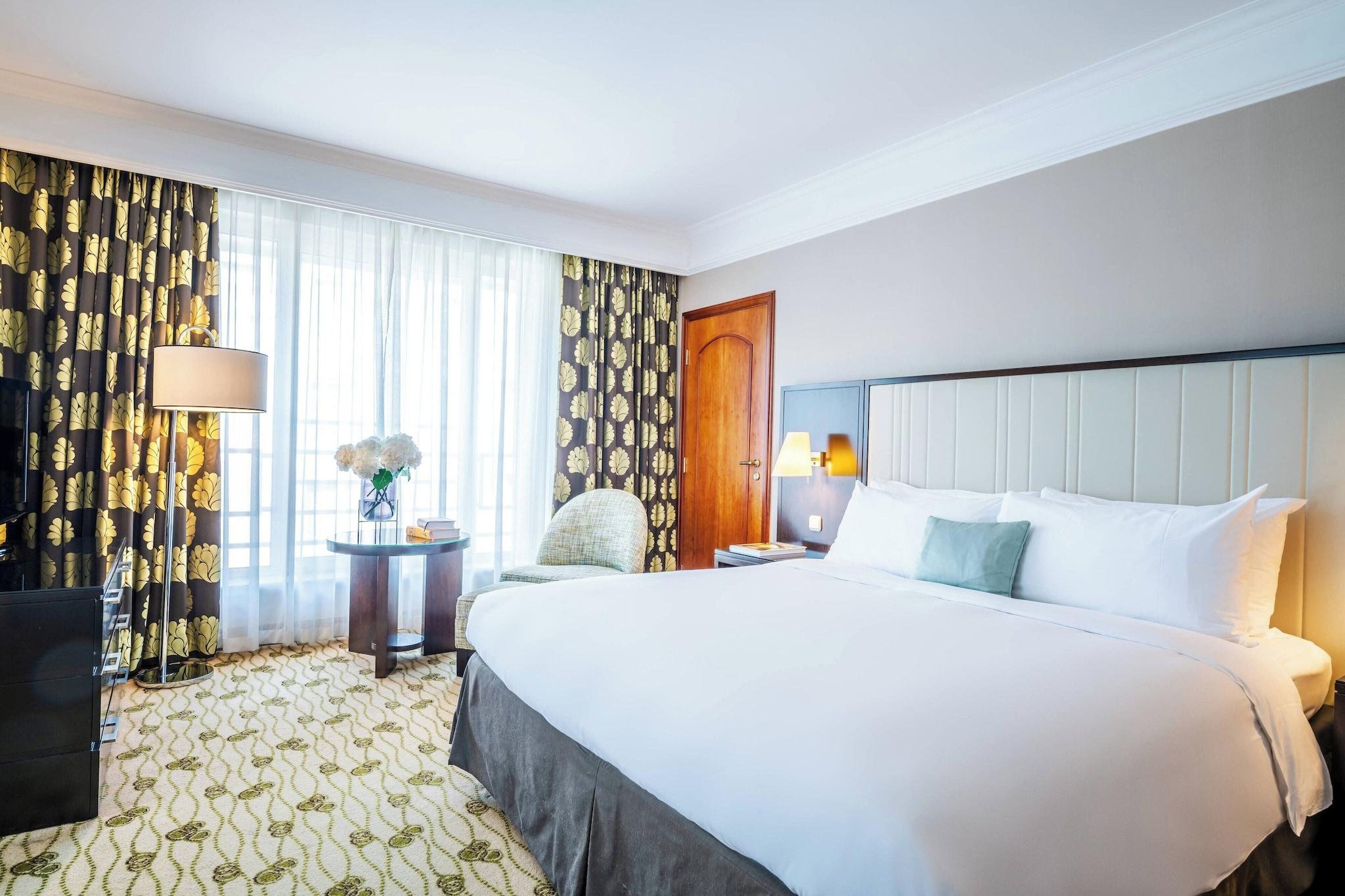 Double Deluxe King Bed