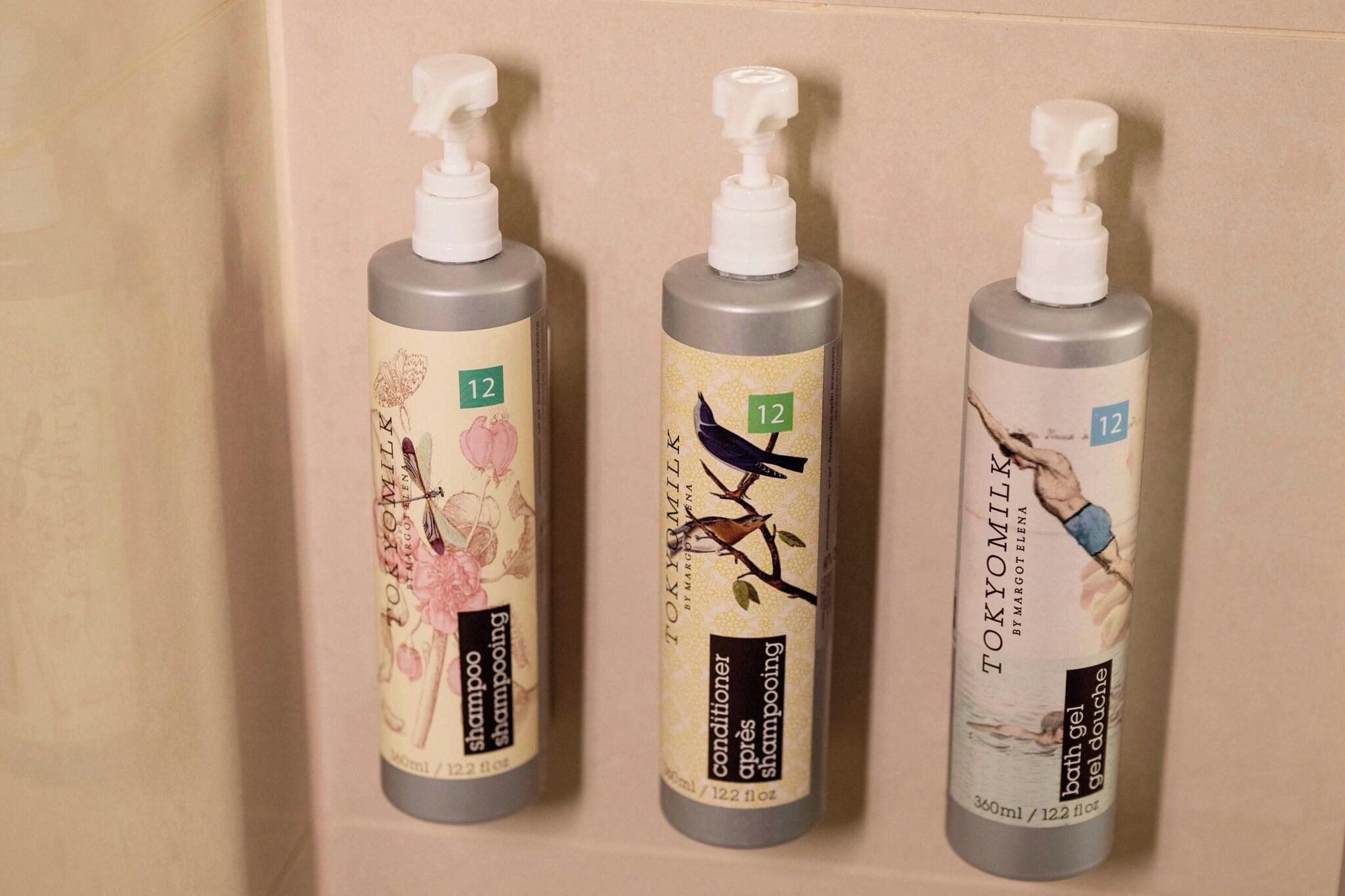 Double Deluxe Queen Bed