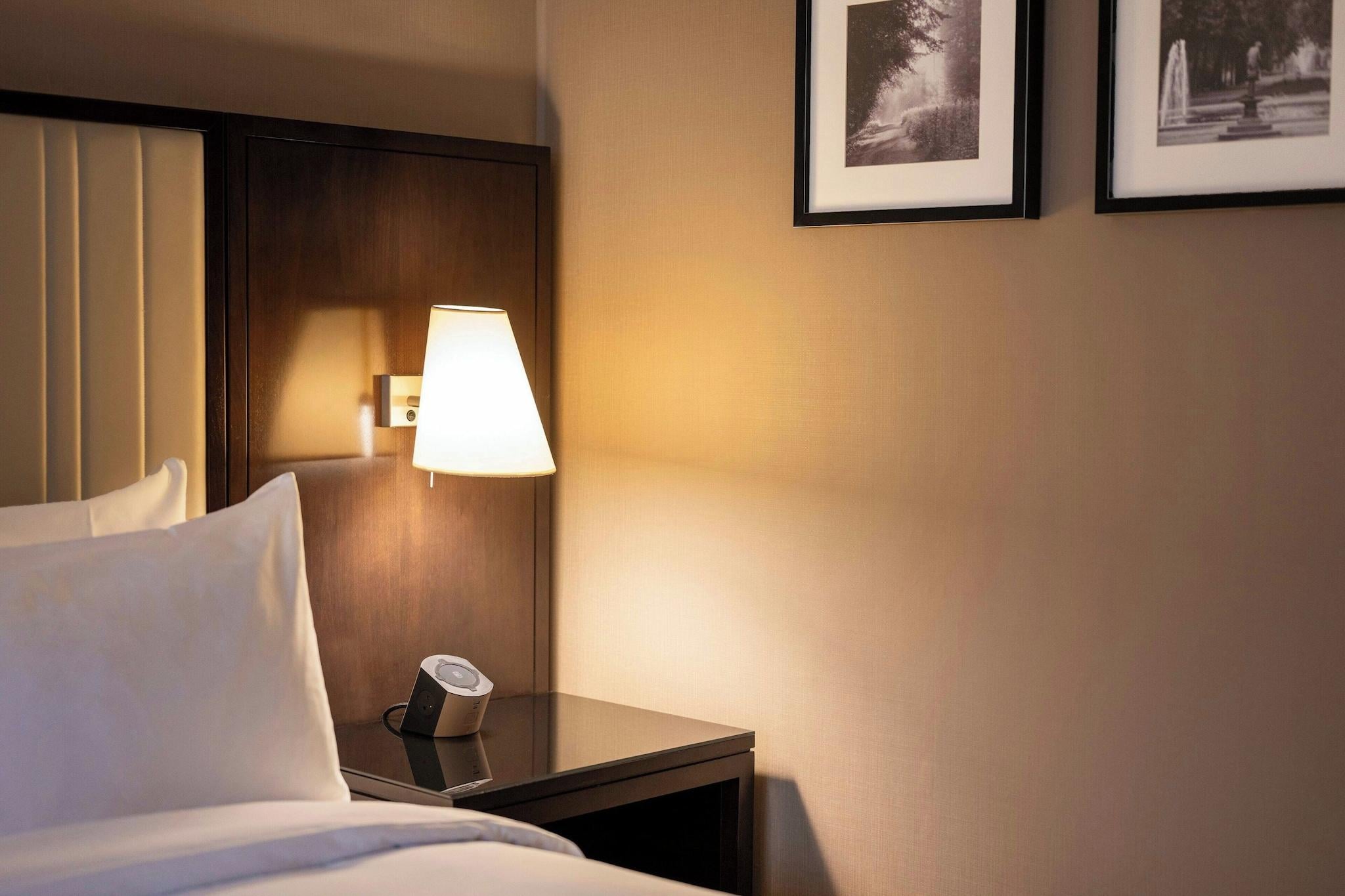 Junior Suite Queen Size Bed