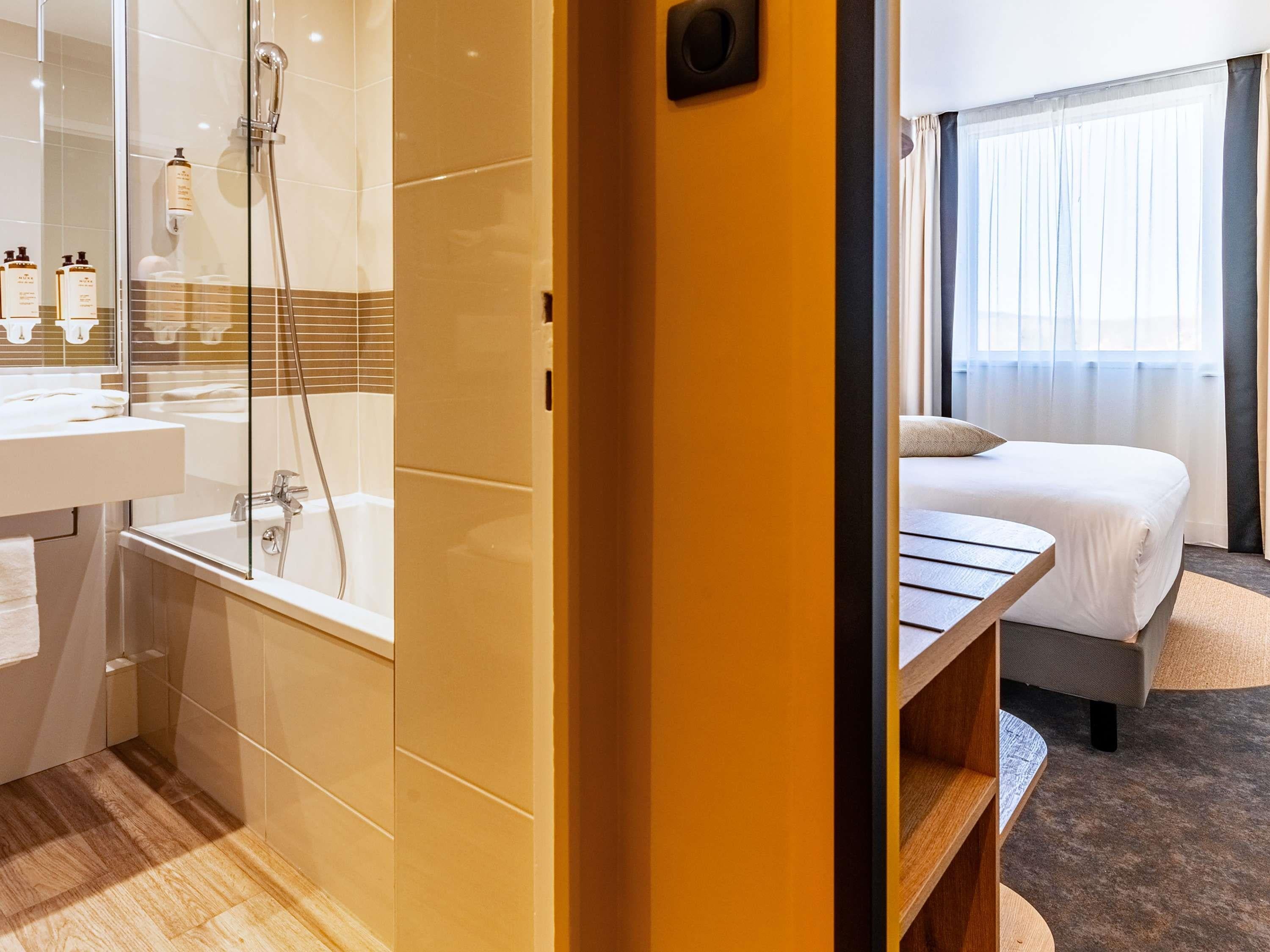 Double Classic Double Bed