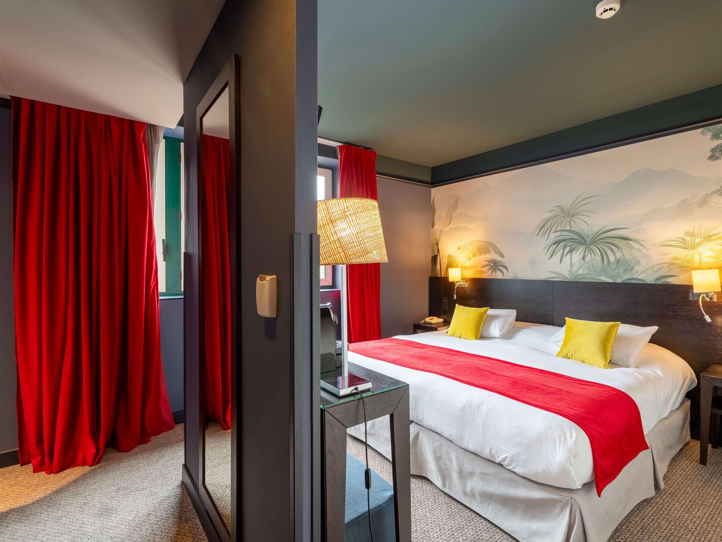 Double King Size Bed