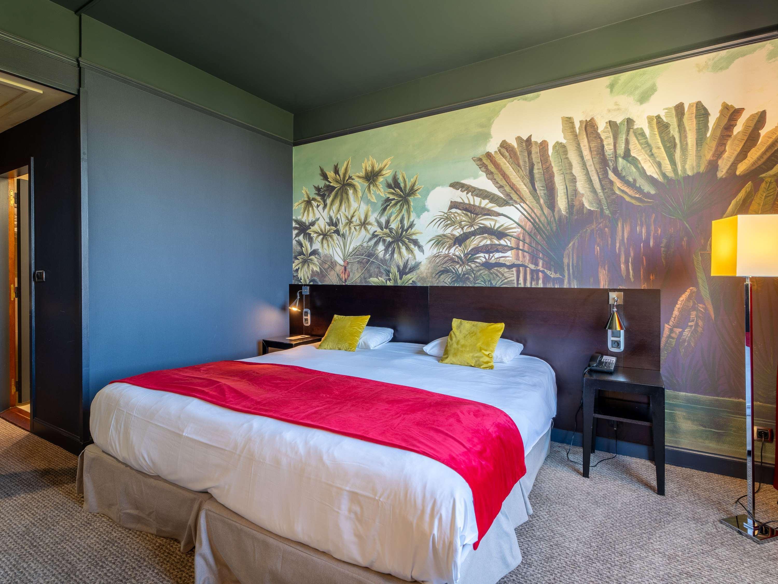 Double King Size Bed