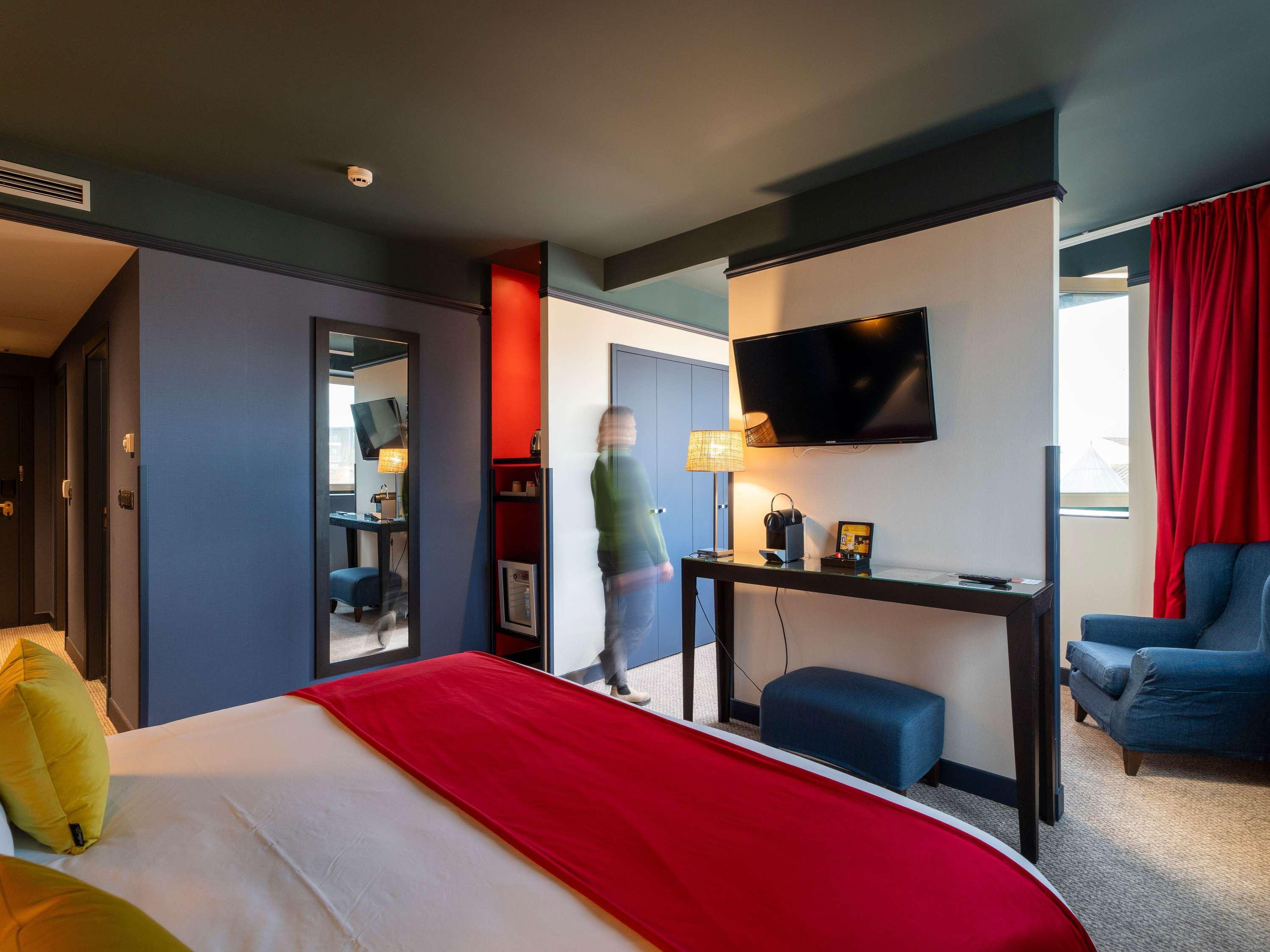 Double King Size Bed