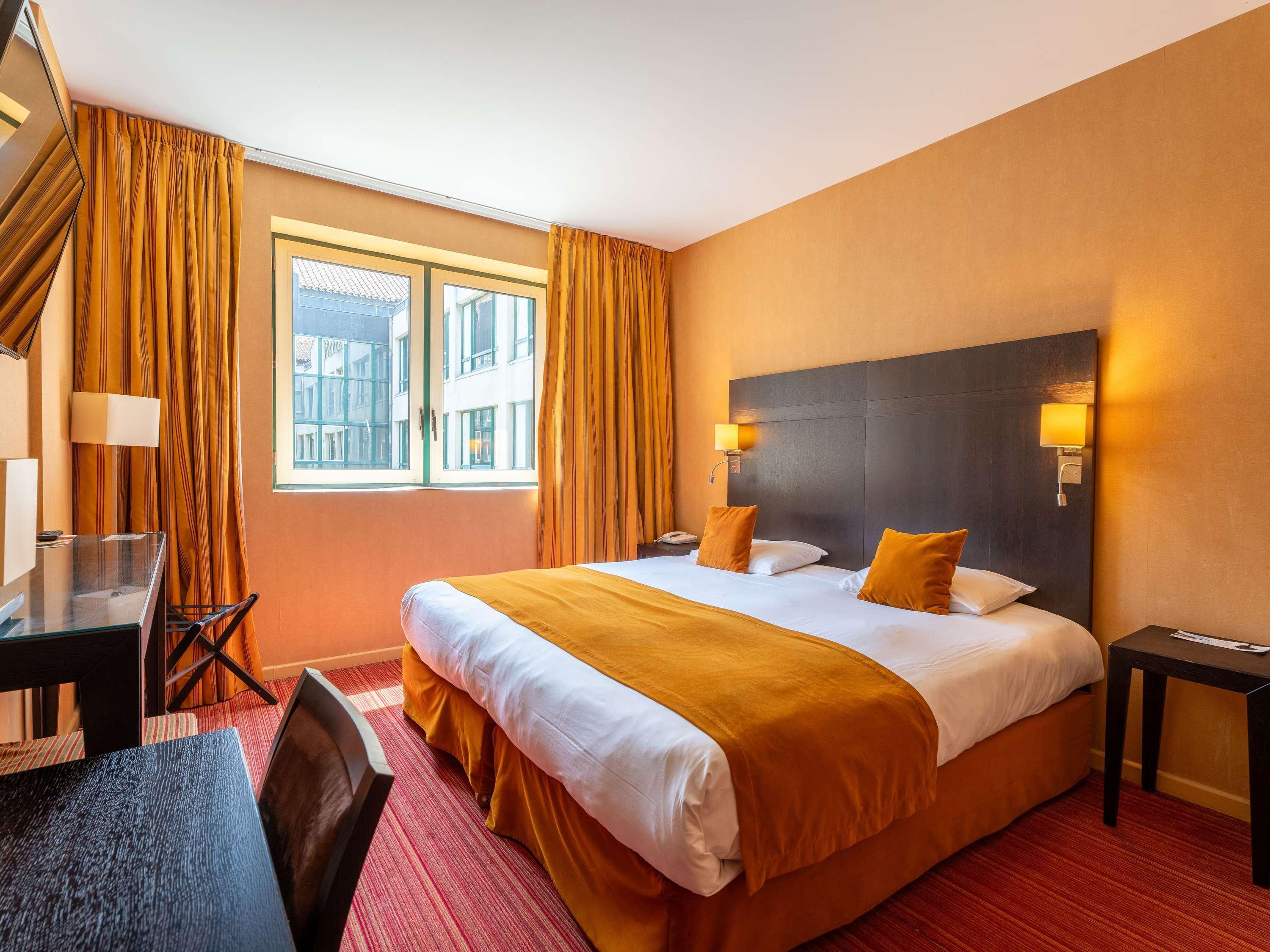 Double King Size Bed