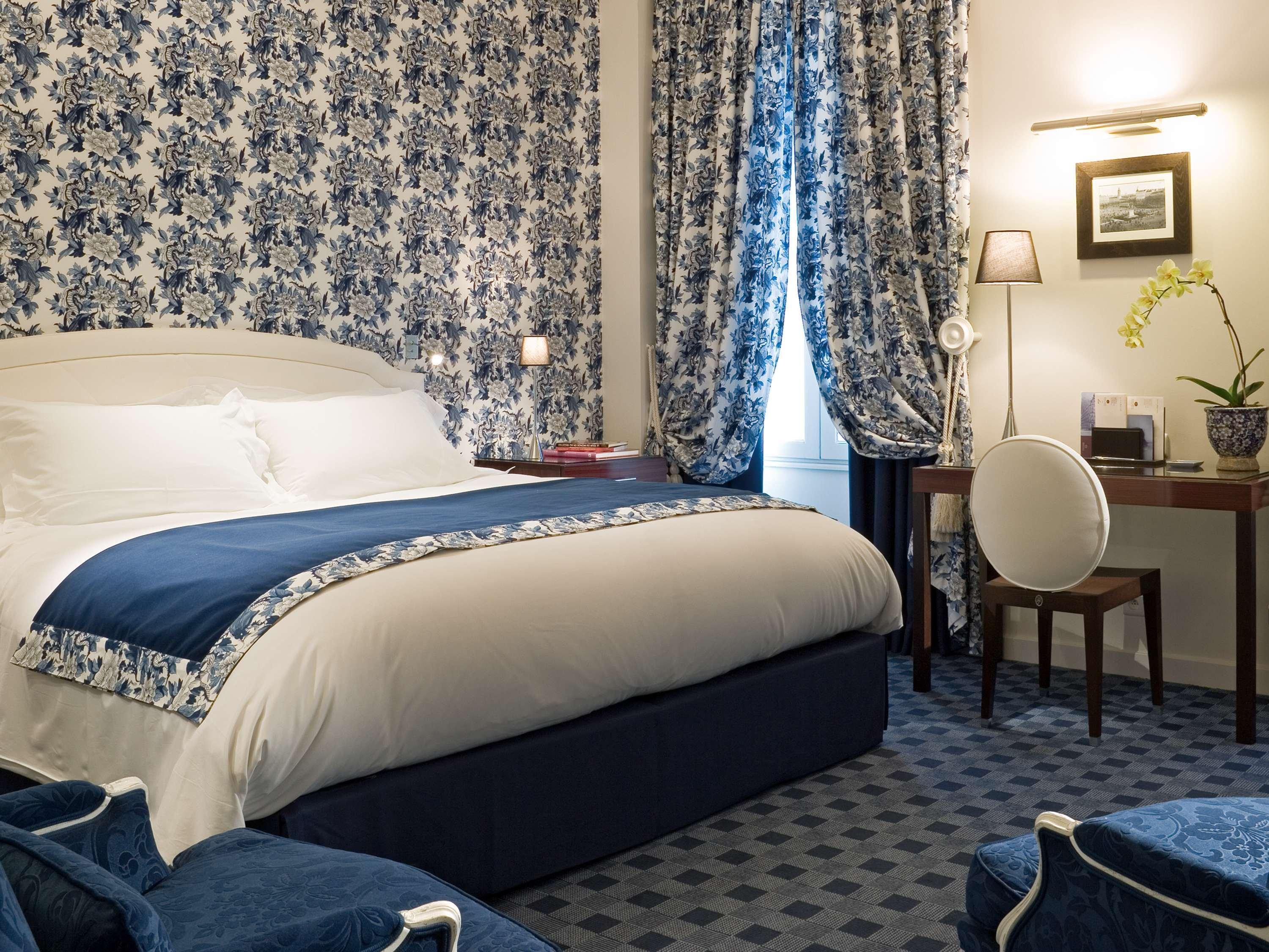 Double Classic Double Bed