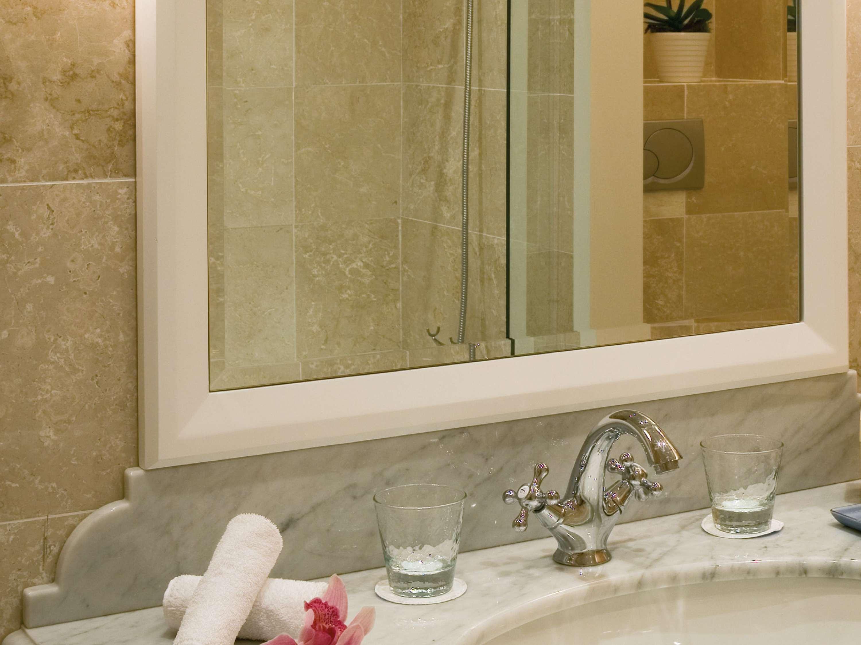 Double Classic Double Bed