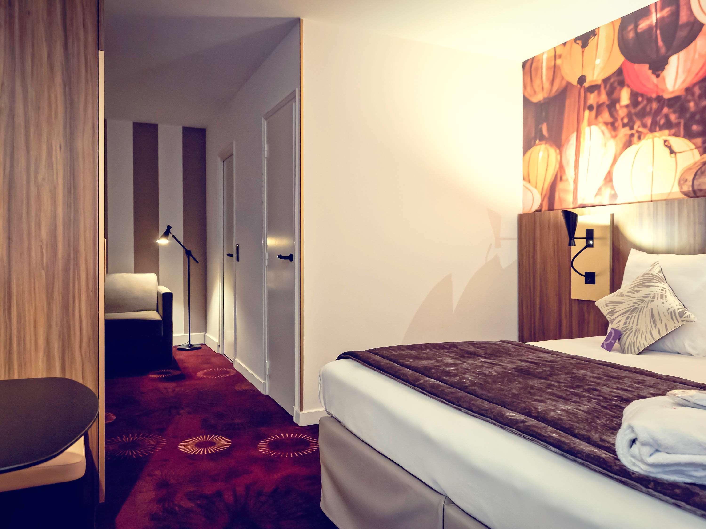 Family Room King Size Bed