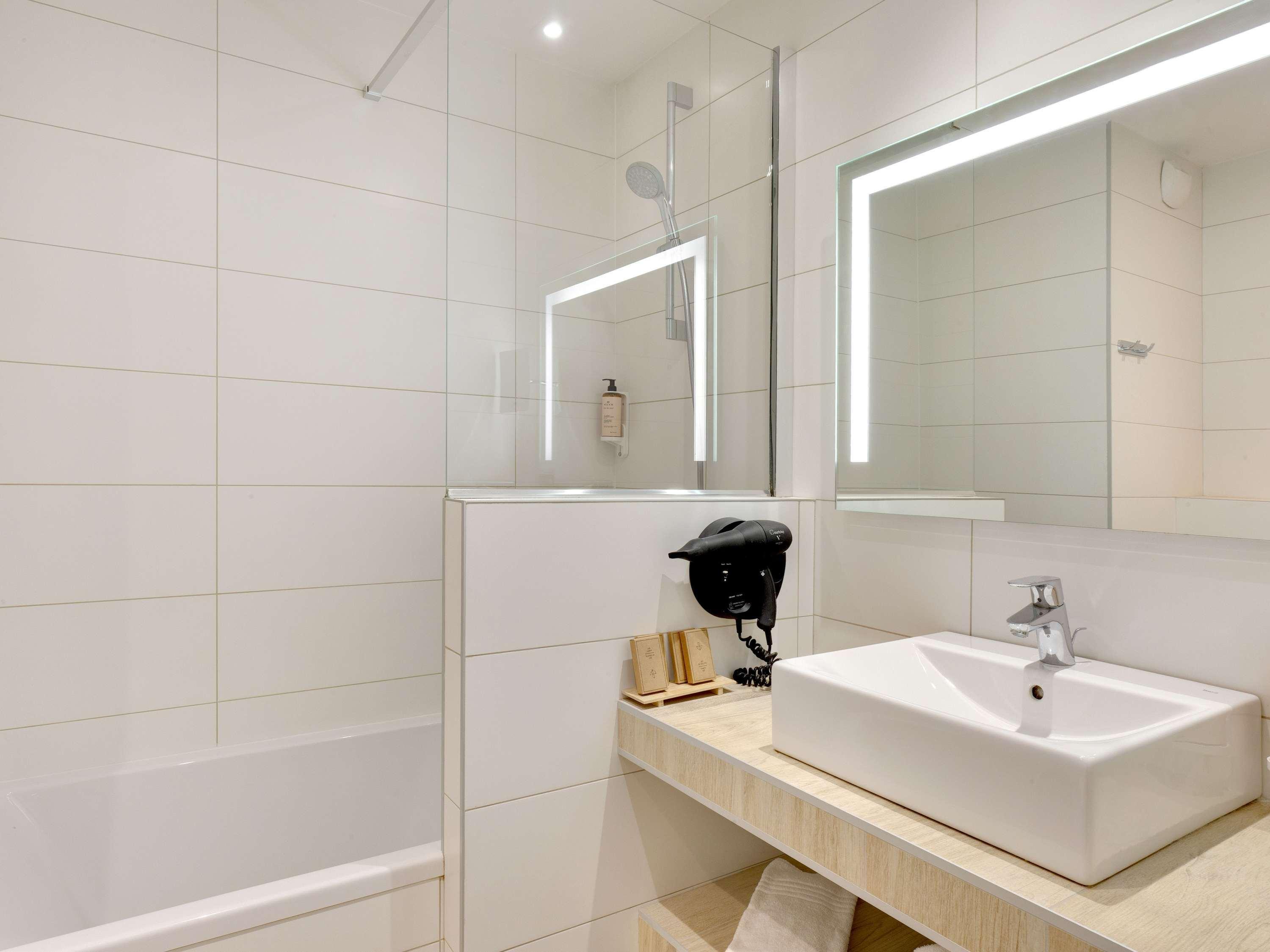 Double Classic Double Bed