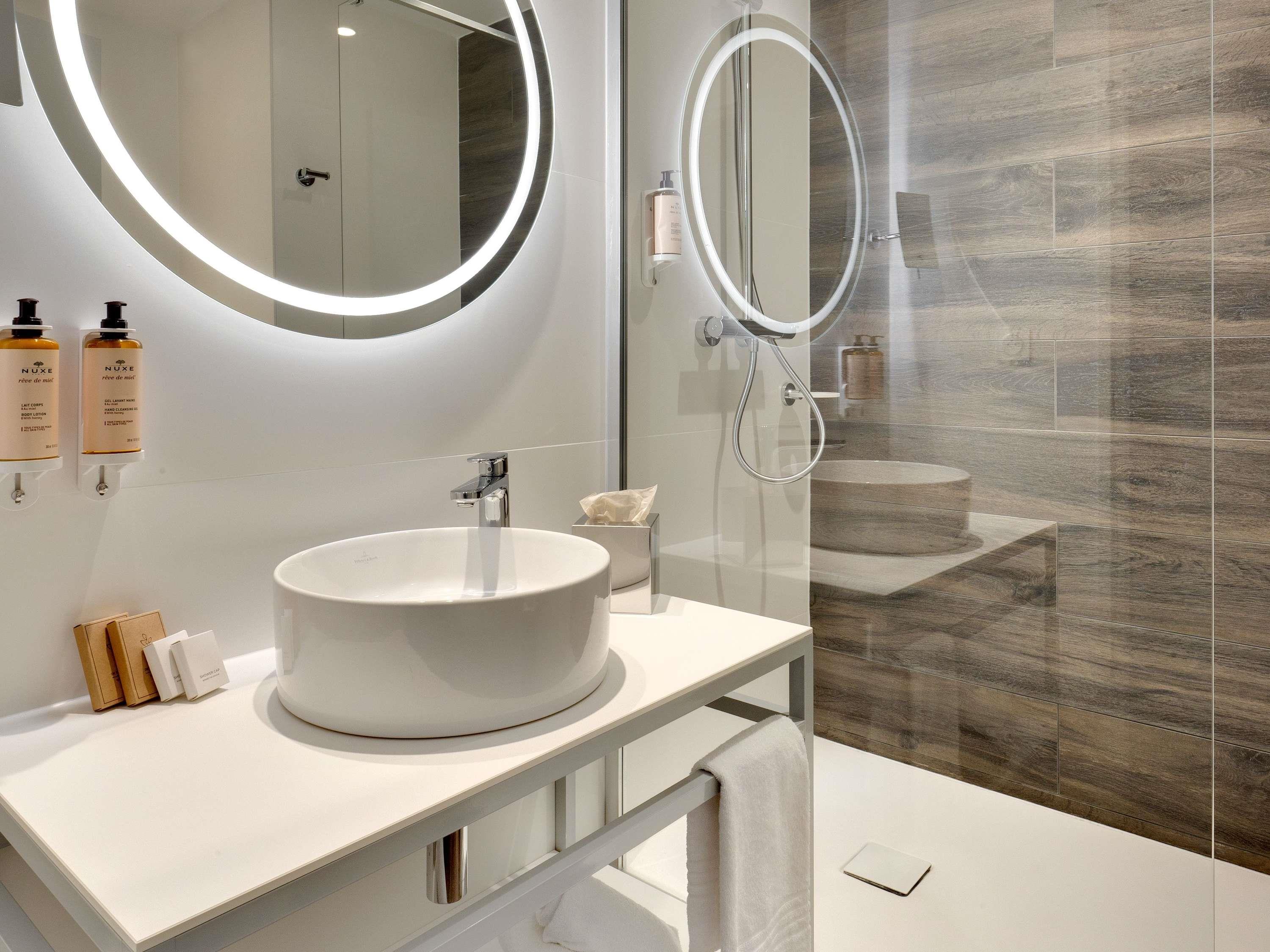 Double Classic Double Bed