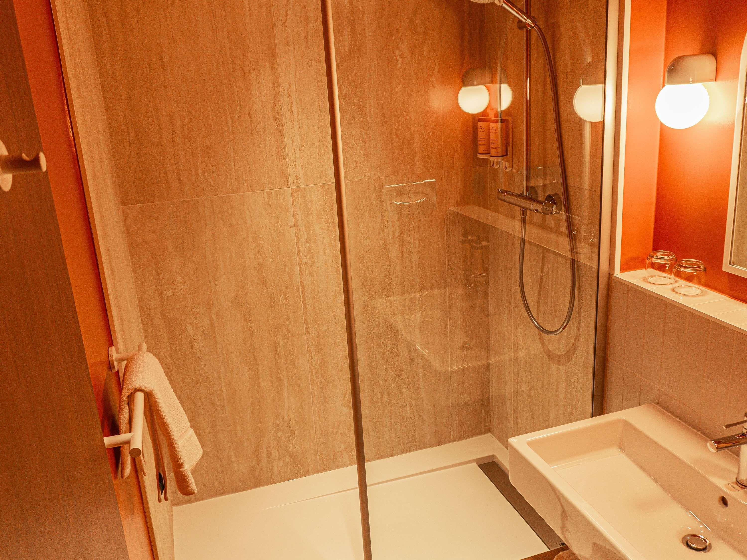 Double Classic Double Bed