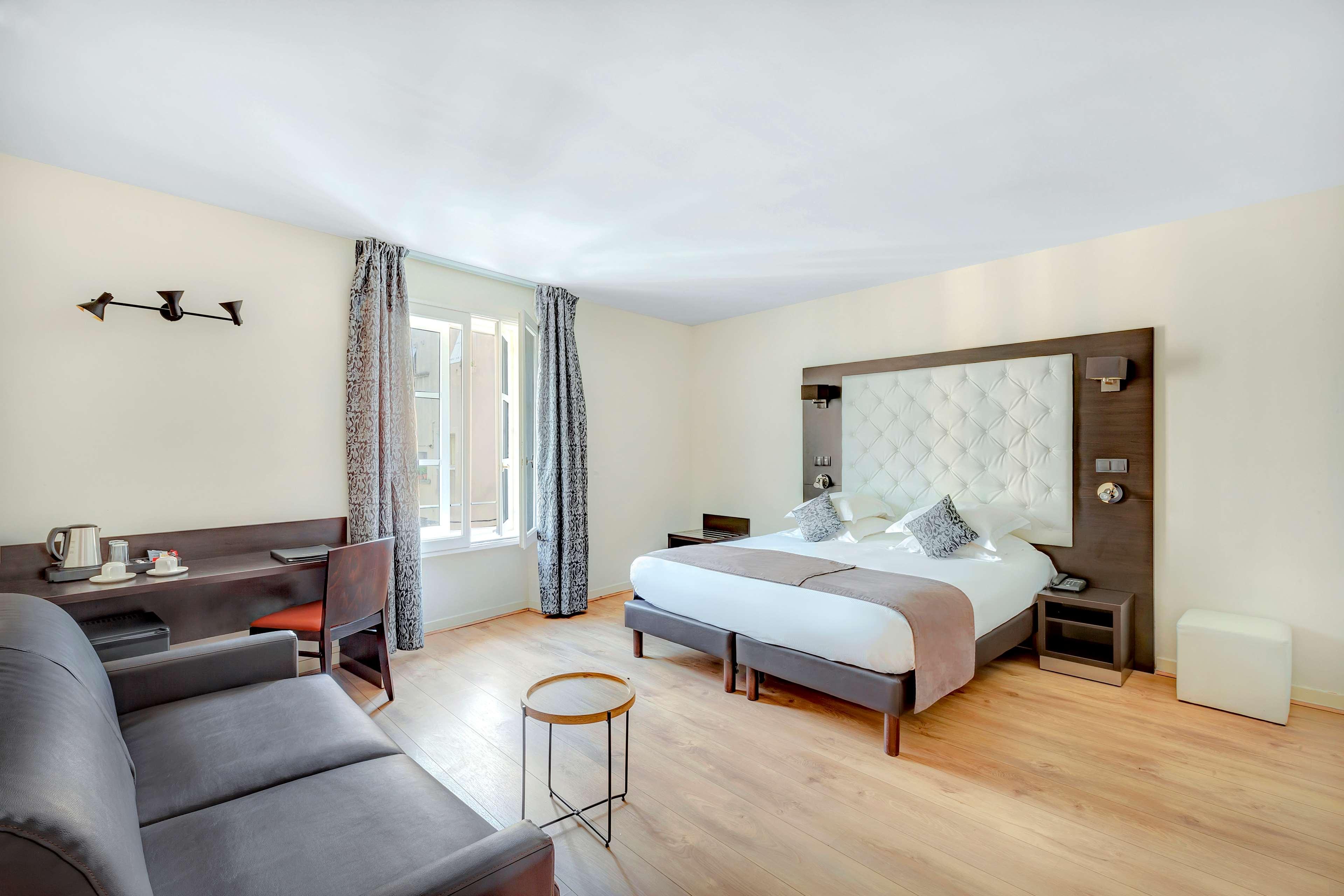 Junior Suite Queen Bed Non Smoking