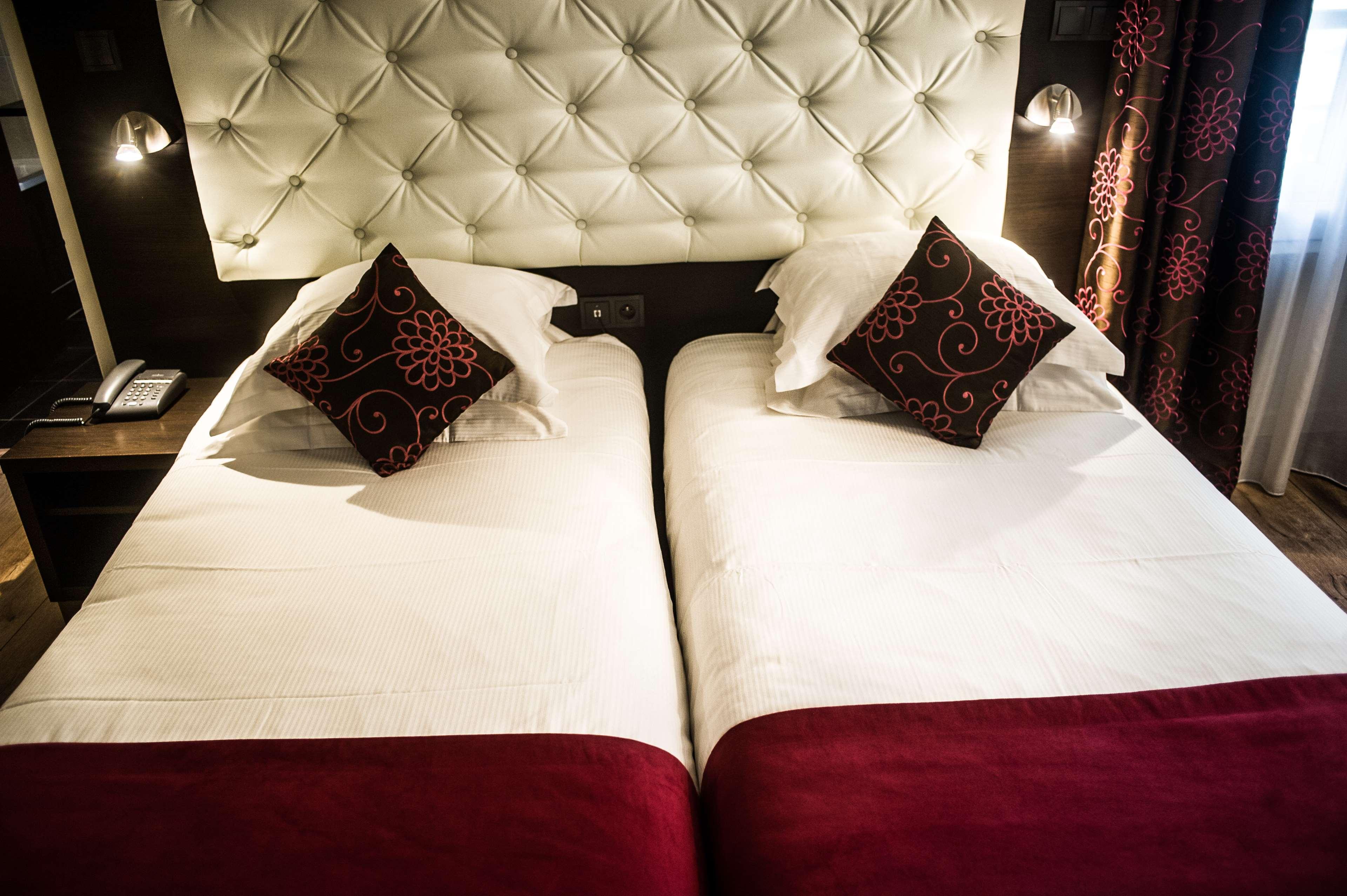 Triple Superior Queen Bed