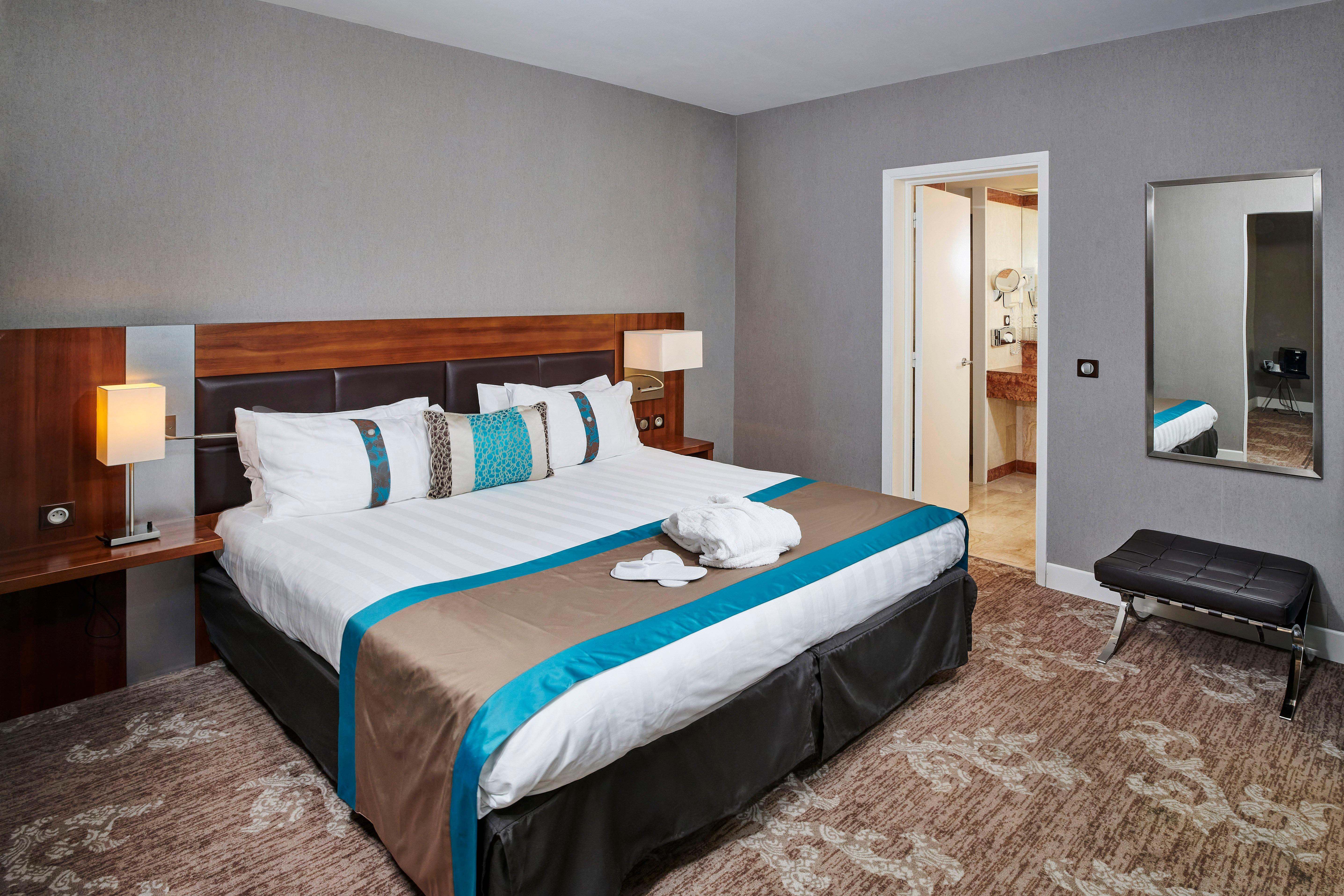 Double King Size Bed