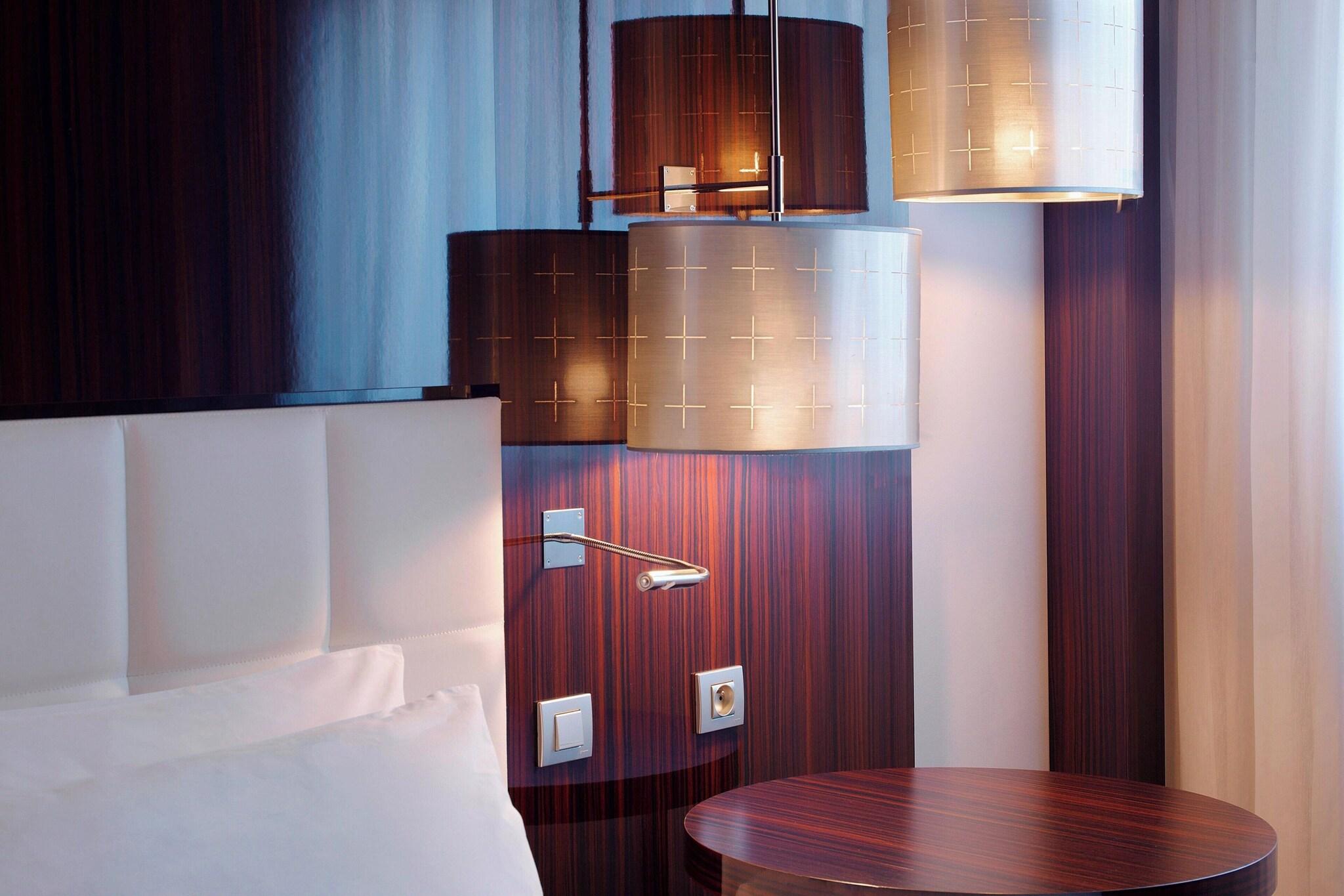 Double King Size Bed
