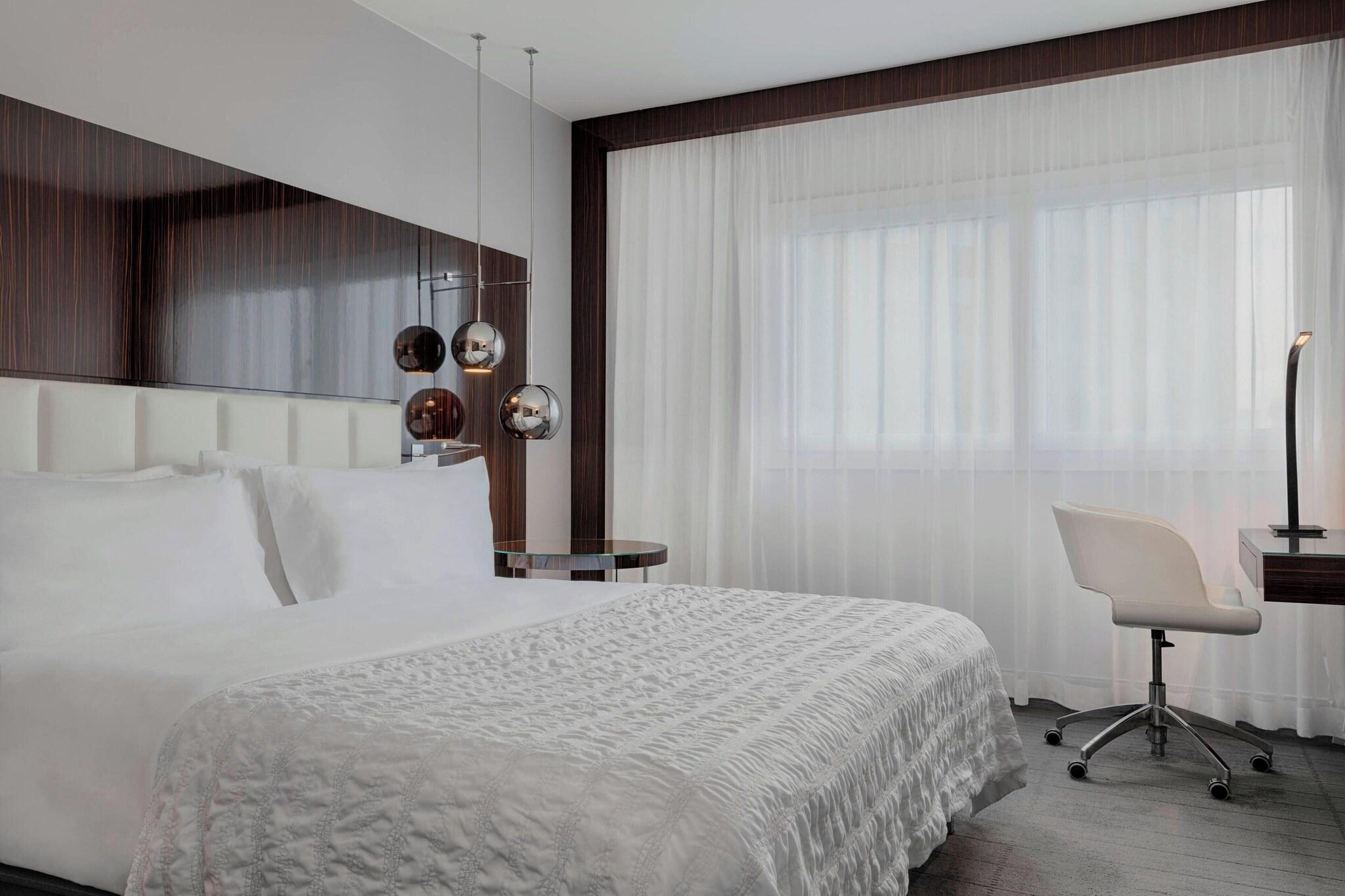 Junior Suite King Size Bed