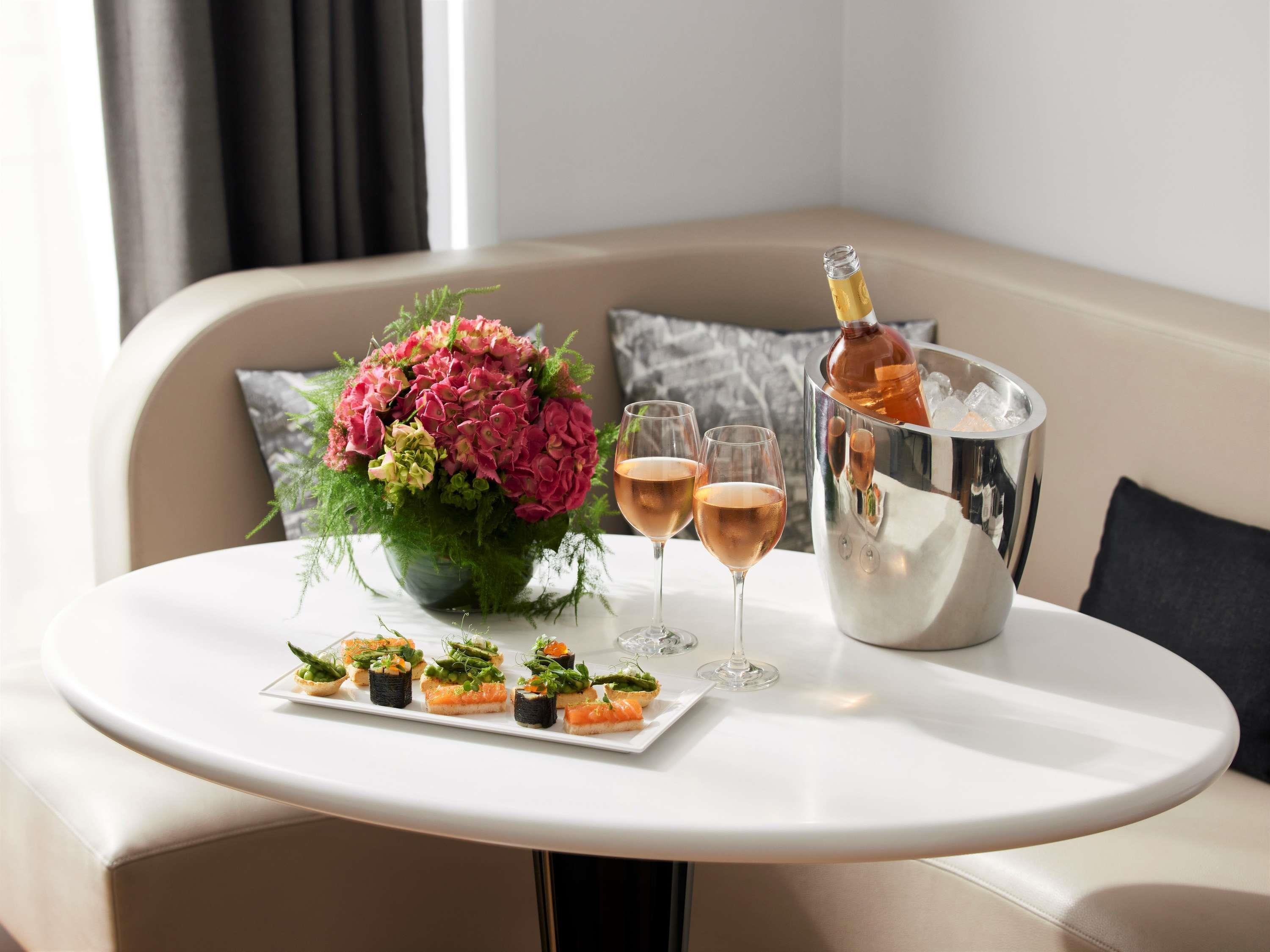 Junior Suite King Size Bed