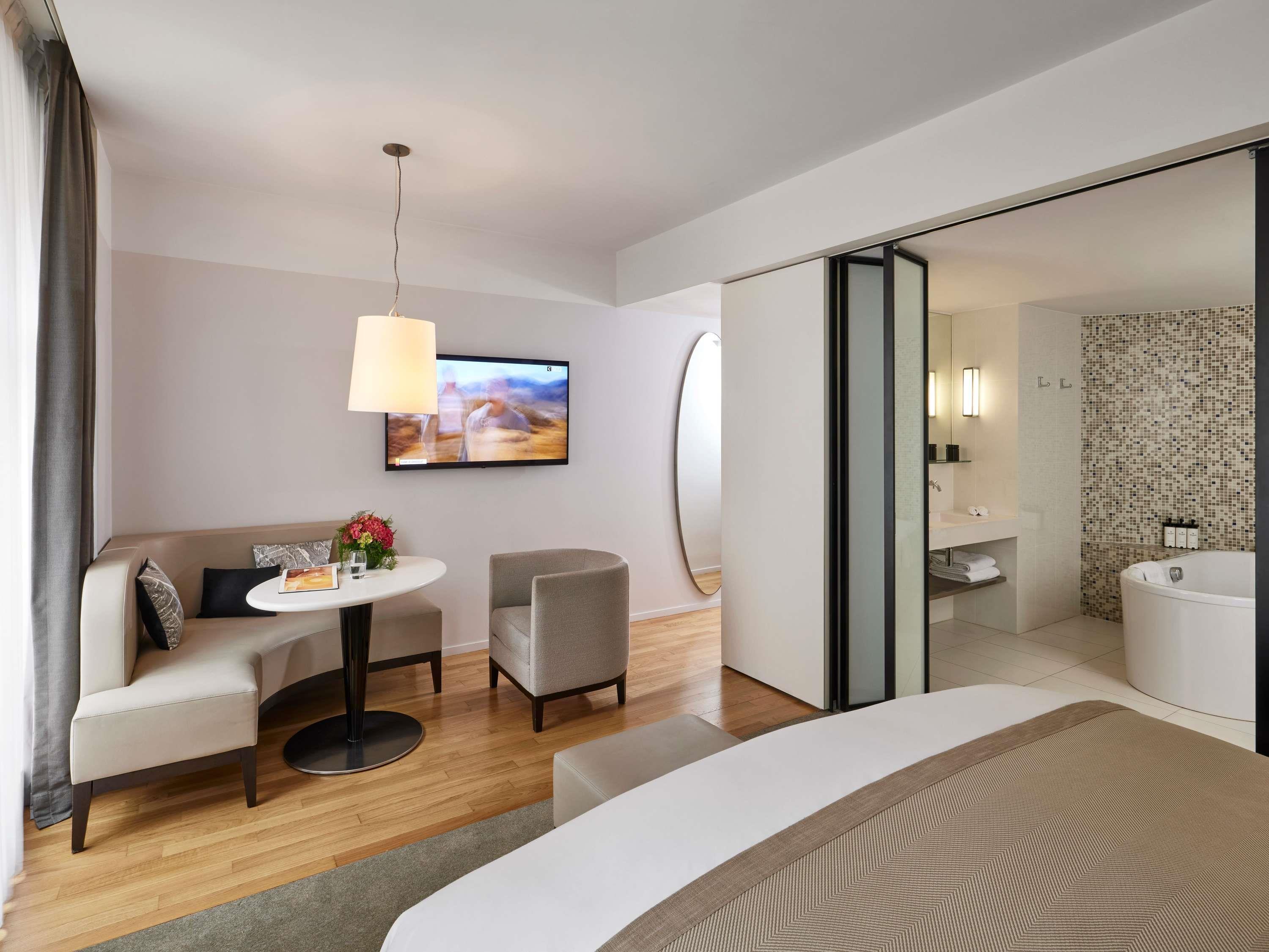 Junior Suite King Size Bed