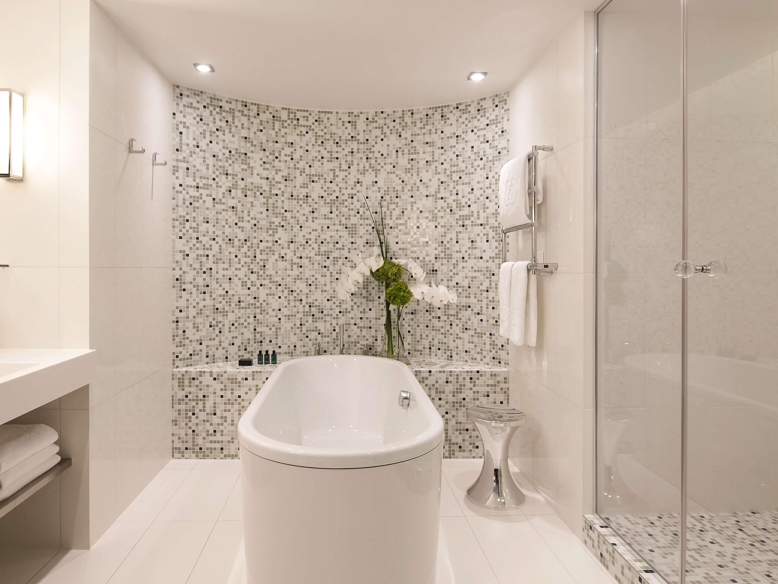 Apartment King Size Bed