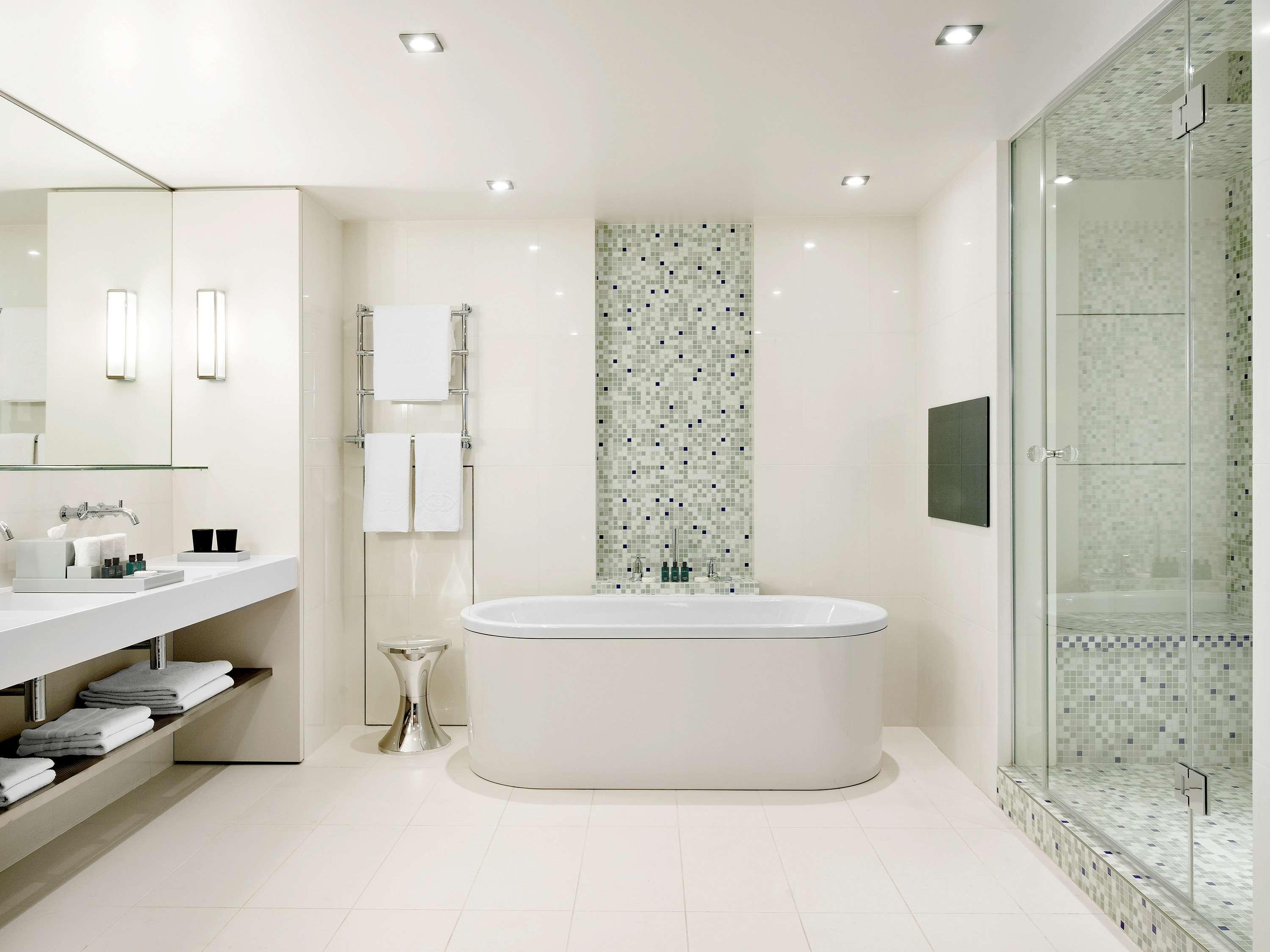 Junior Suite King Size Bed